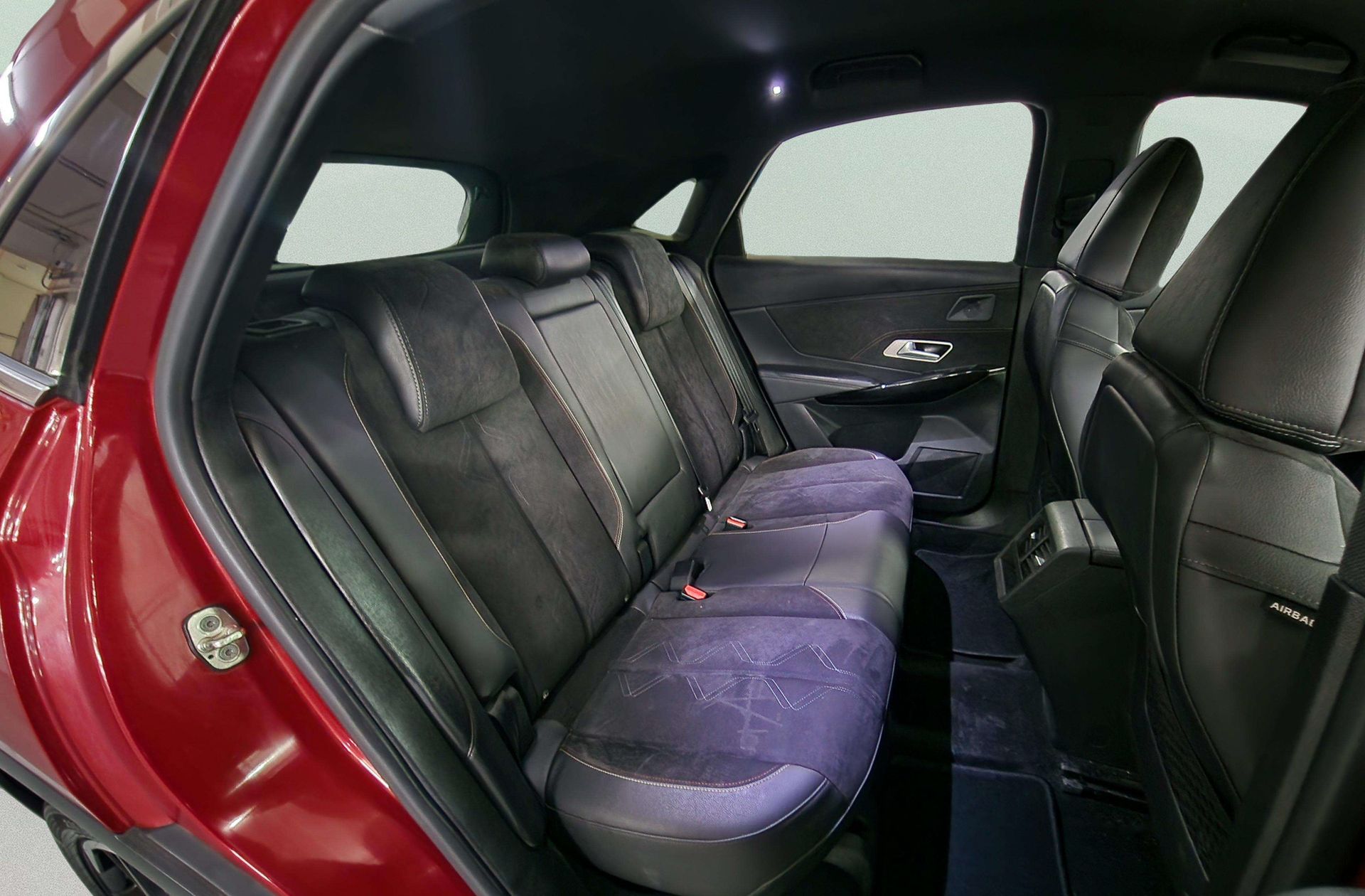 DS 7 Crossback PureTech 180 Performance Line - foto 21