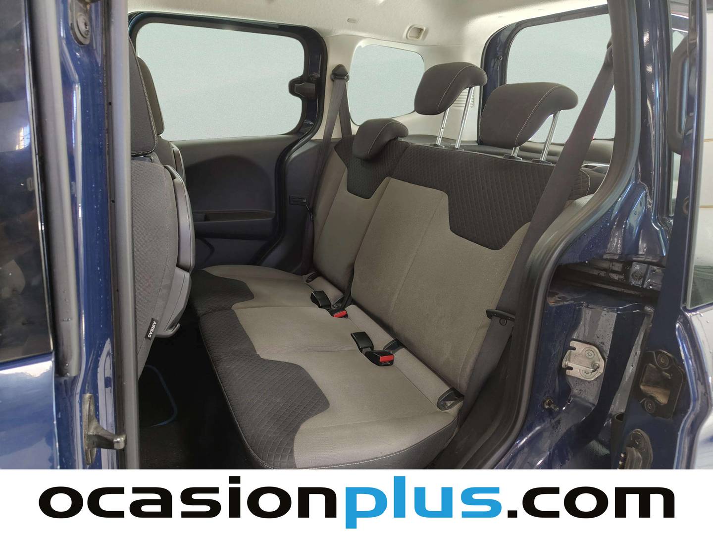 Foto asientos traseros Ford Tourneo Courier Ford Tourneo Courier 1.5 TDCi Trend (100 CV)
