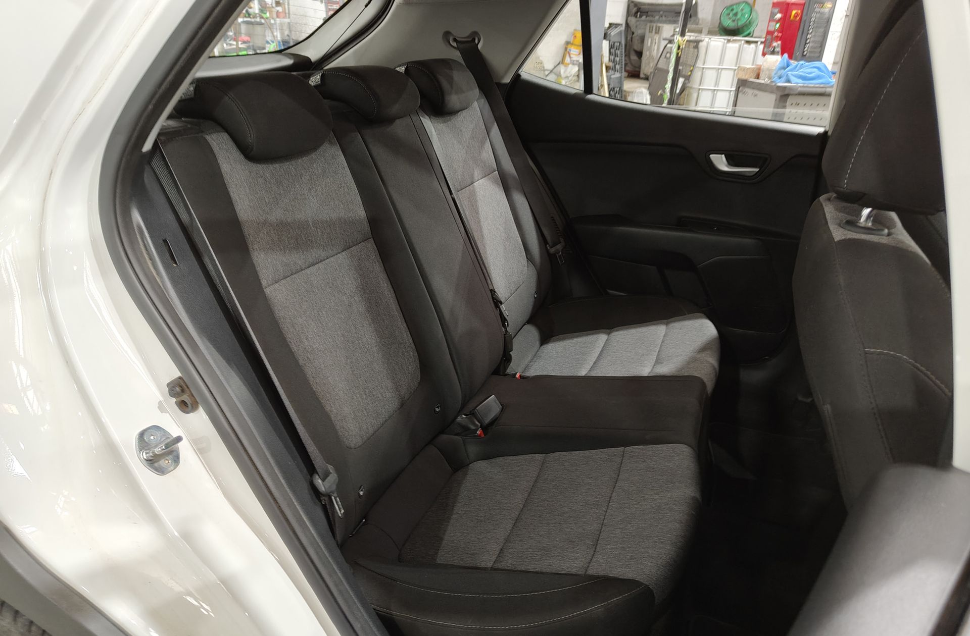 Kia Stonic 1.0 T-GDi MHEV Concept - foto 16