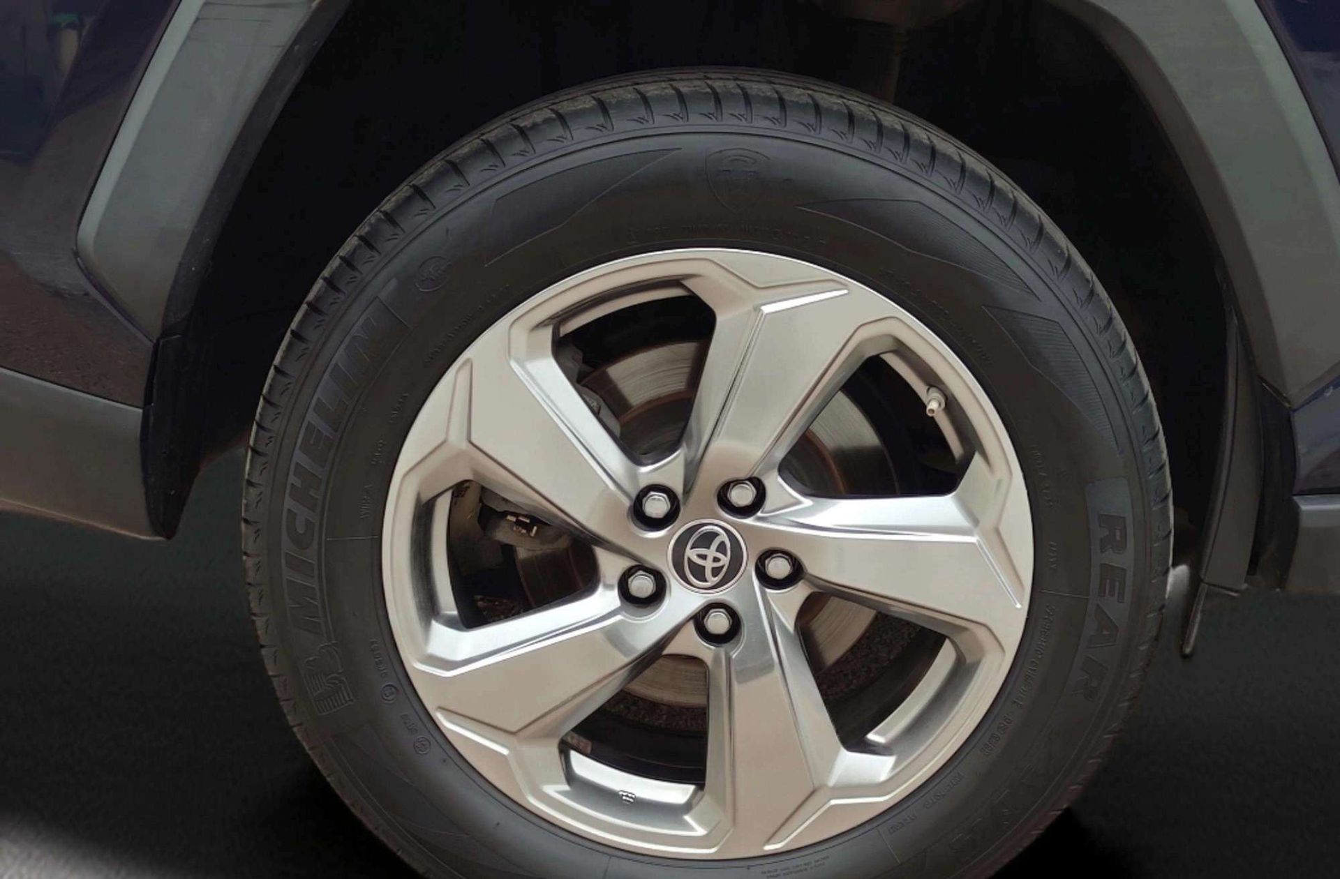 Toyota RAV4 2.5l hybrid Advance 4WD - foto 32
