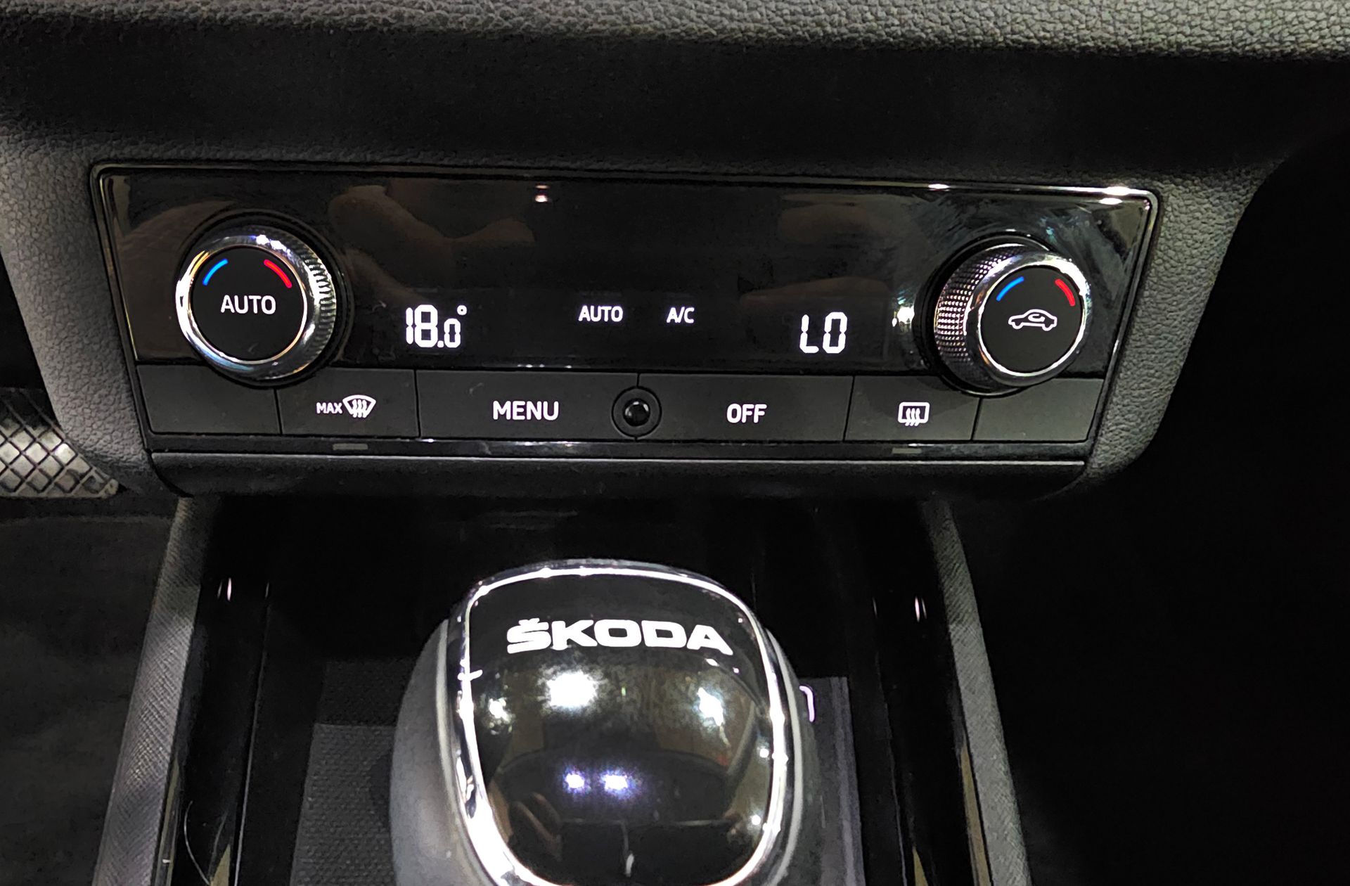 Škoda Kamiq 1.5 TSI Ambition DSG - foto 34