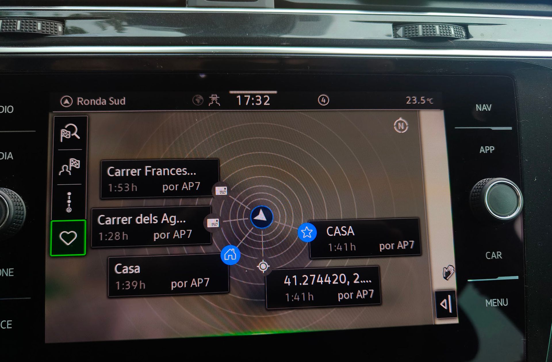 Volkswagen Tiguan Urban Sport 2.0 TDI DSG - foto 8