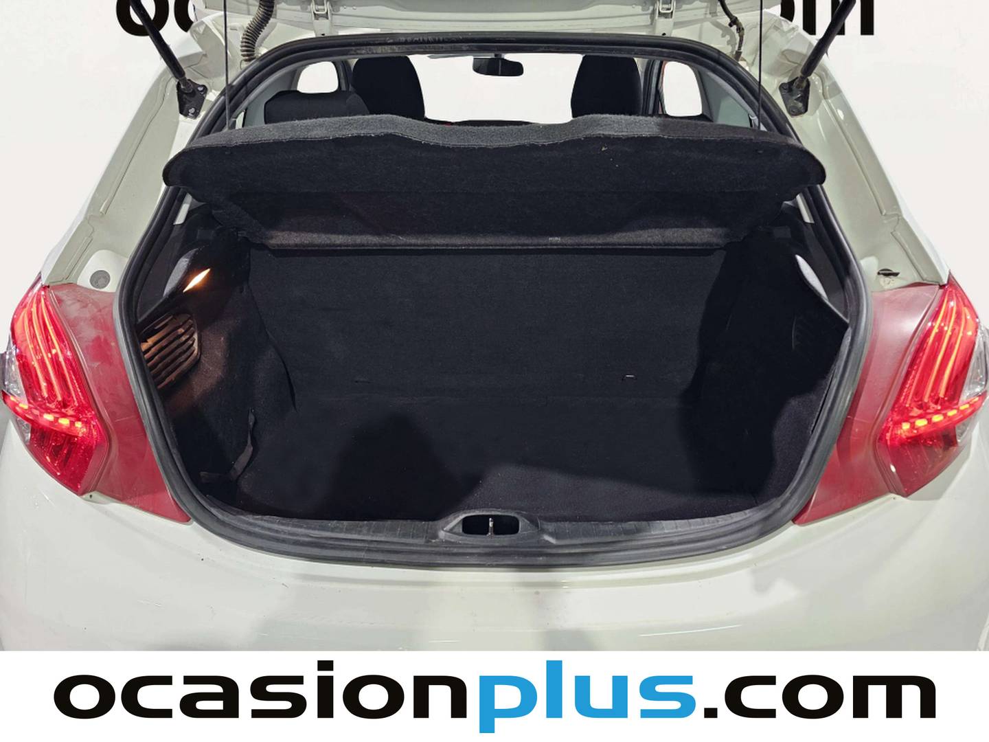 Foto Peugeot 208 Peugeot 208 1.2 VTi Access (82 CV)