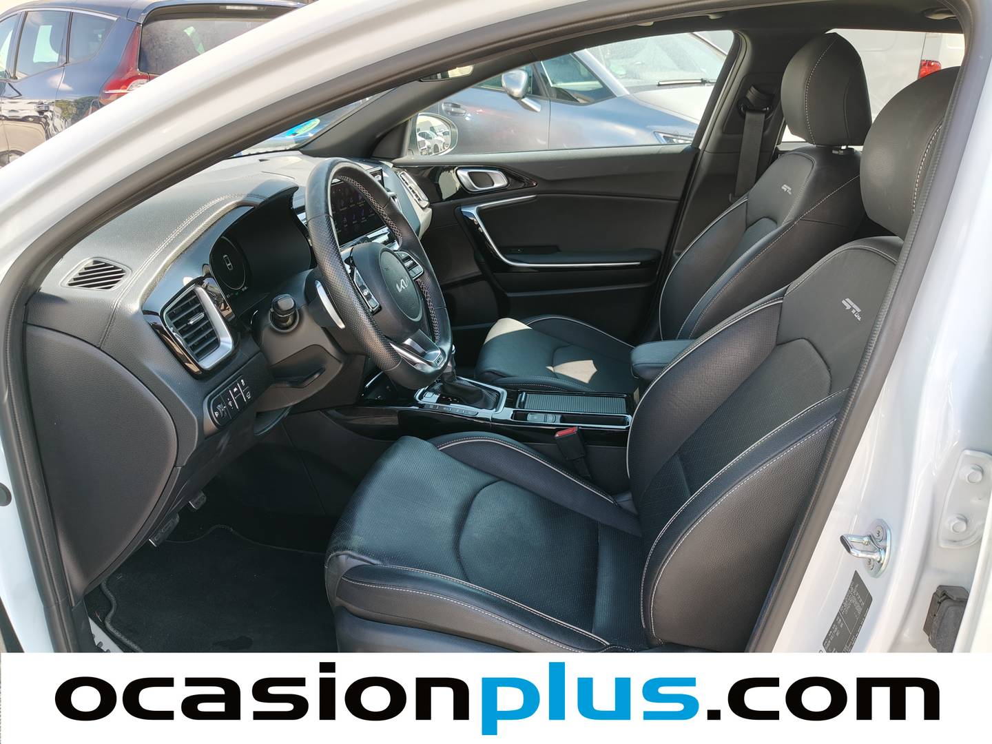 Foto asientos delanteros KIA ProCeed KIA ProCeed 1.5 MHEV GT Line DCT (140 CV)