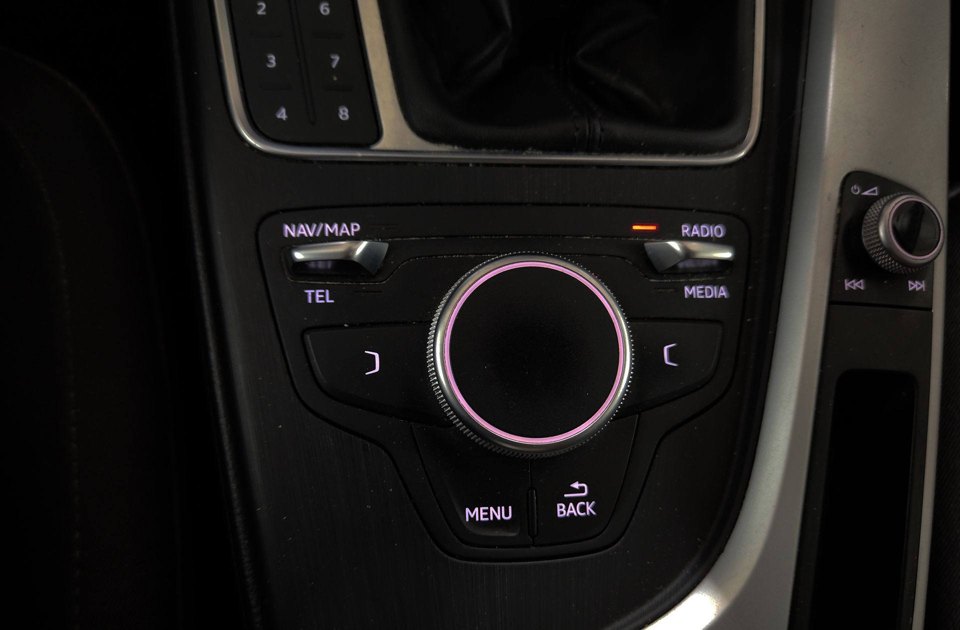 Audi A4 2.0 TDI - foto 36
