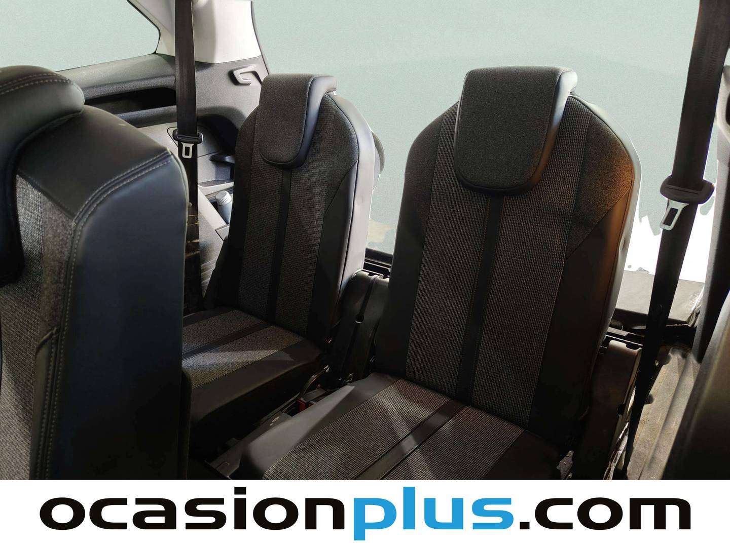 Foto asientos delanteros Peugeot 5008 Peugeot 5008 PureTech 130 S&S Allure (130 CV) 7 Plazas
