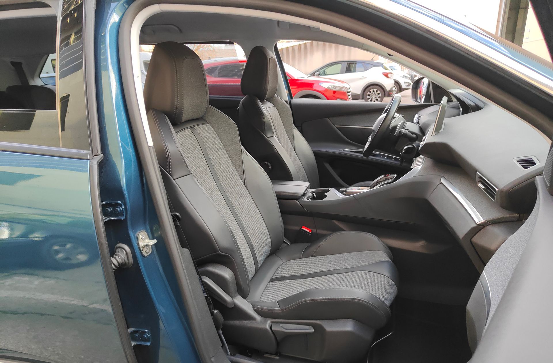 Peugeot 5008 BlueHDi 130 Allure EAT8 7 plazas - foto 21