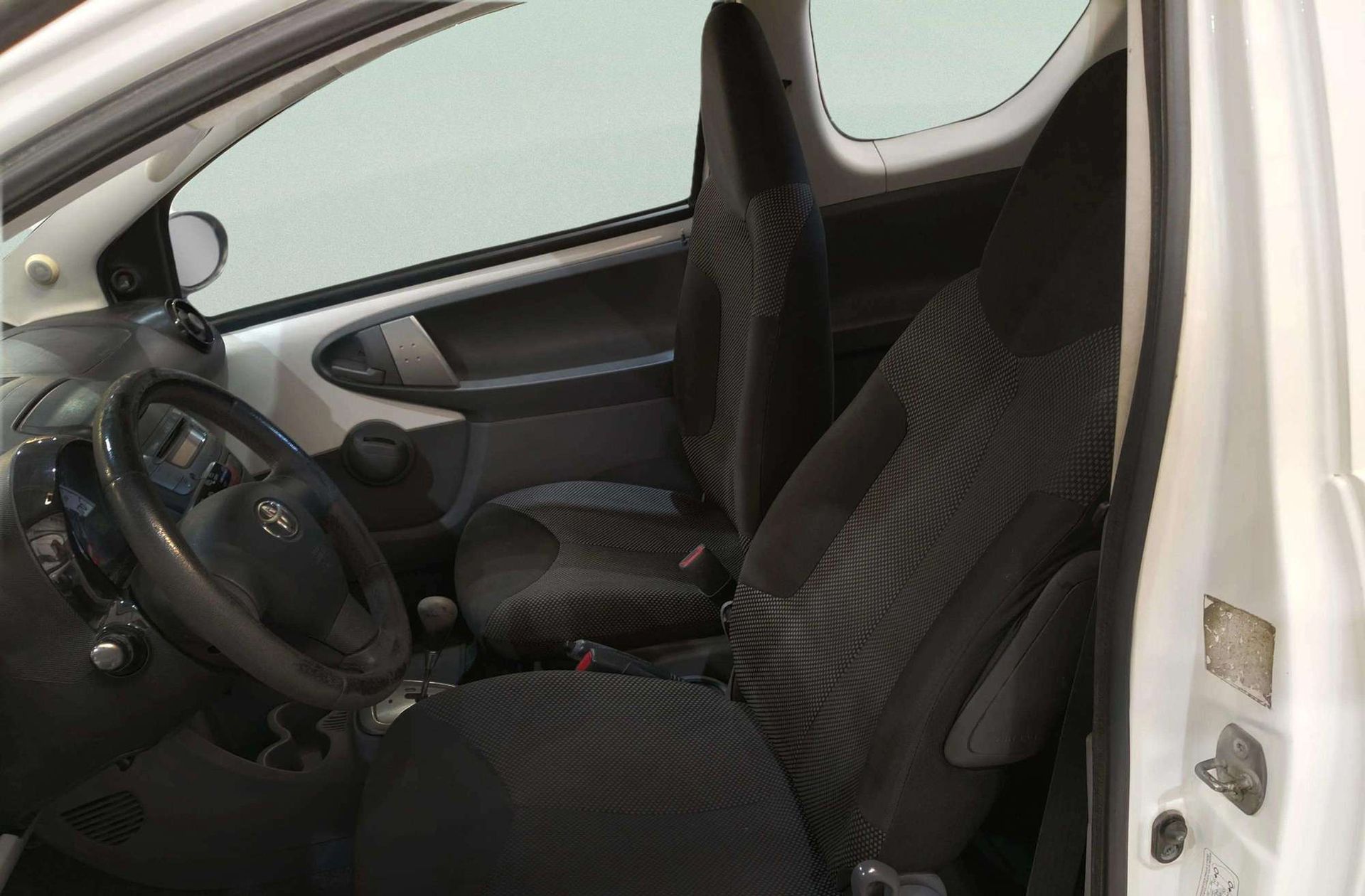 Toyota Aygo 1.0 VVT-i Connect - foto 9