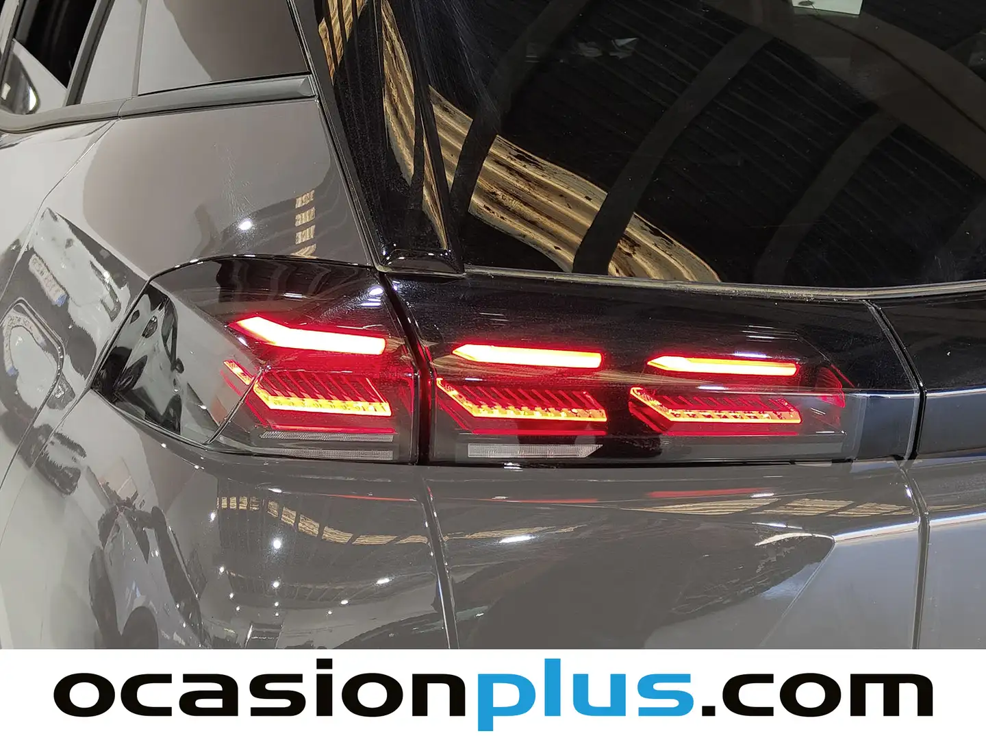 Foto Peugeot 2008 Peugeot 2008 Allure Hybrid eDCS6 (136 CV)