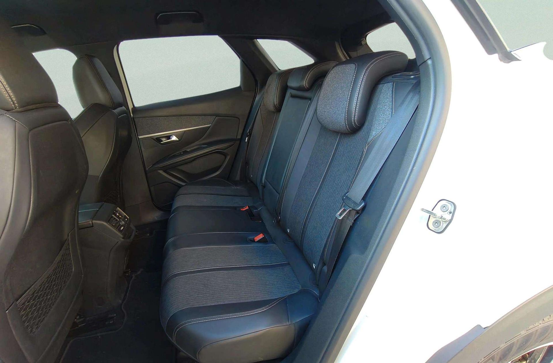 Peugeot 3008 BlueHDi 130 GT Line EAT8 - foto 16