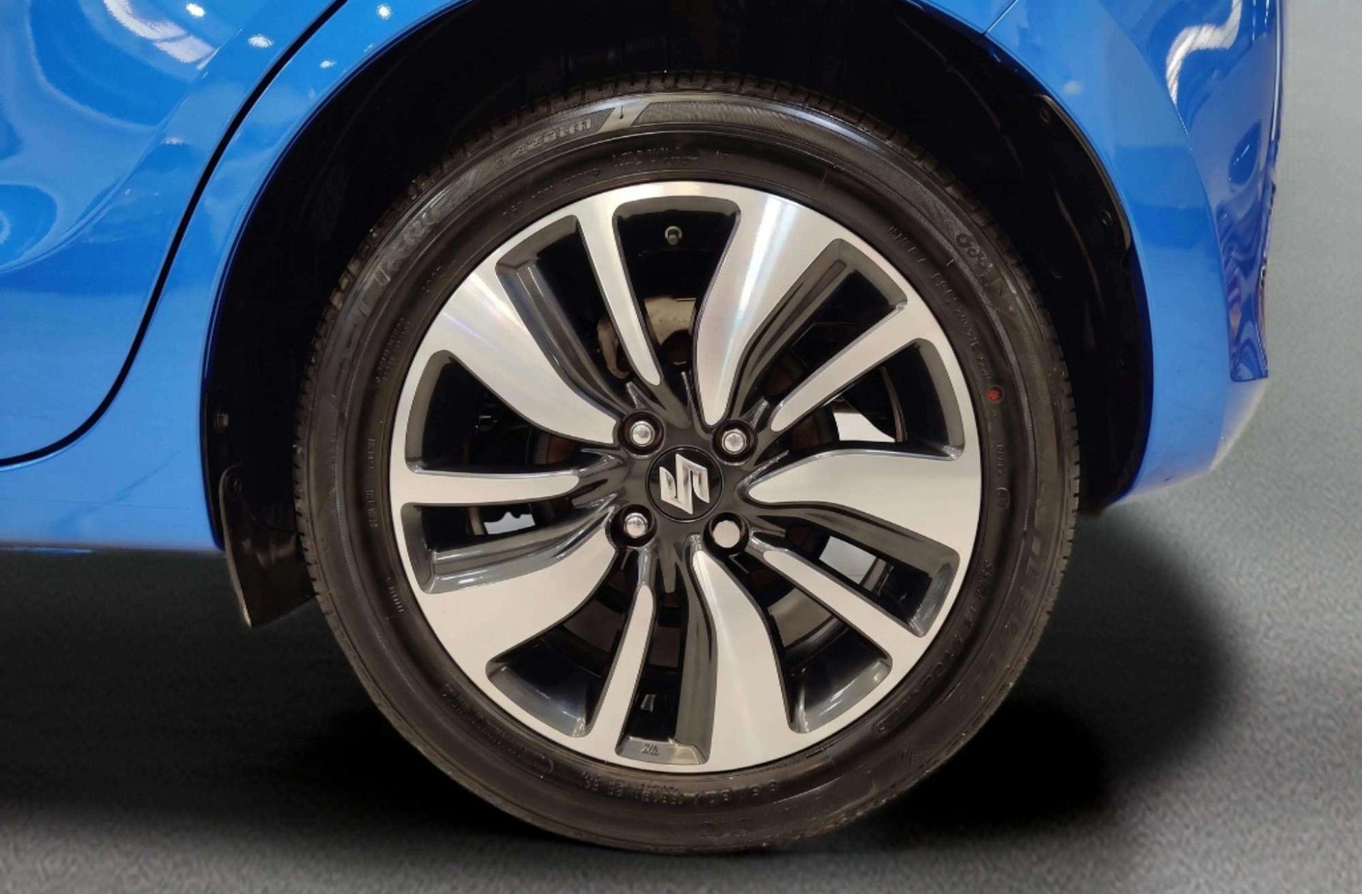 Suzuki Swift 1.2 GLX Mild Hybrid - foto 39