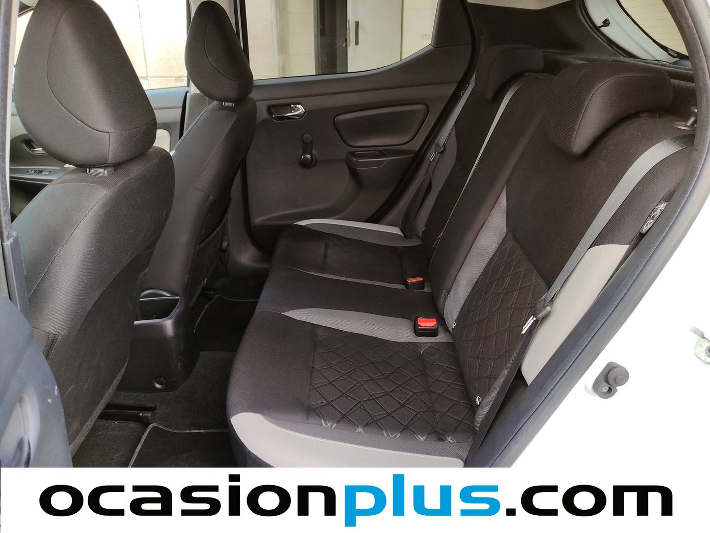 Foto asientos traseros Nissan Micra Nissan Micra 1.5 dCi N-CONNECTA 66 kW (90 CV)