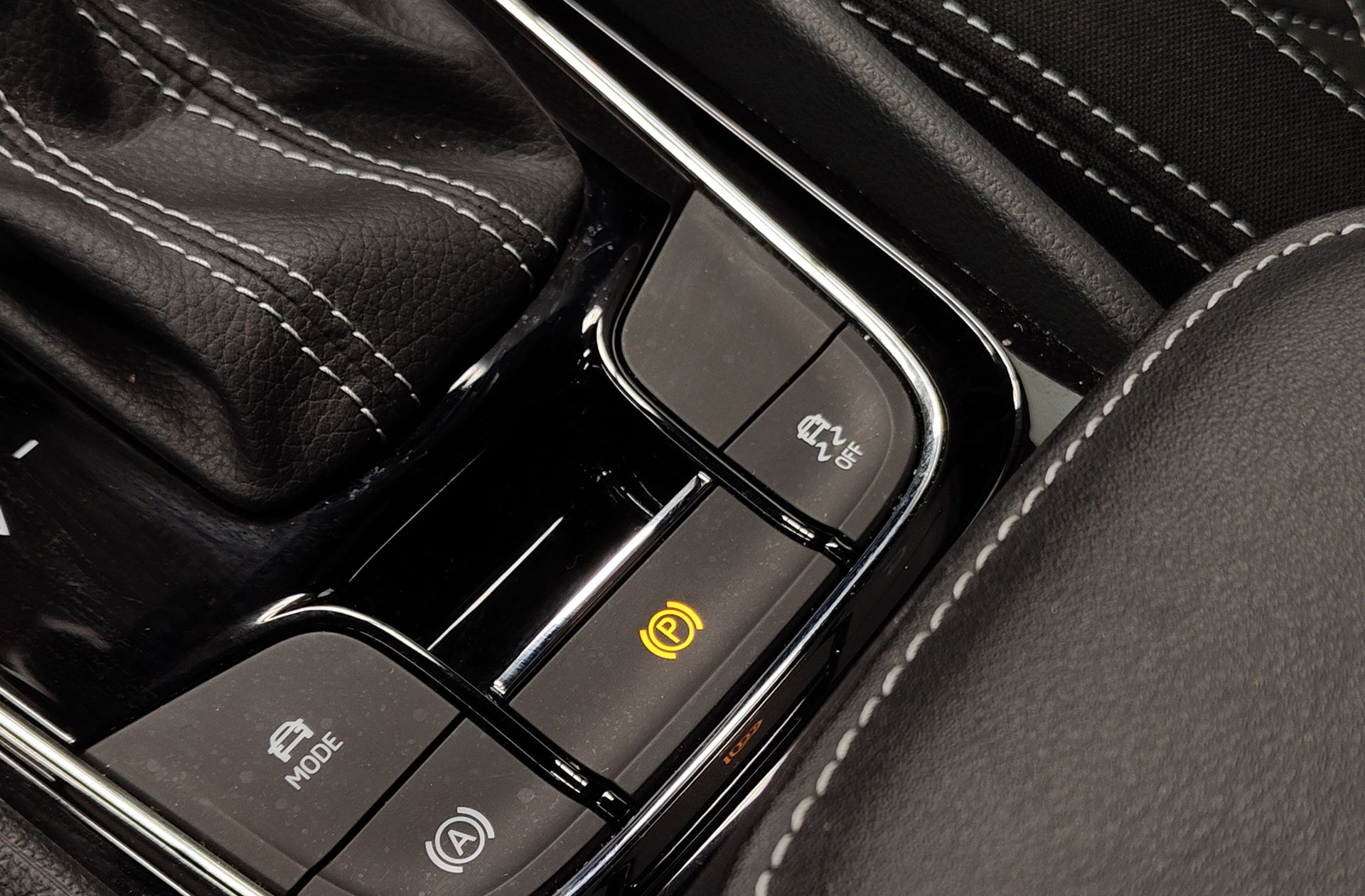 Škoda Karoq 1.5 TSI ACT Sportline DSG - foto 40