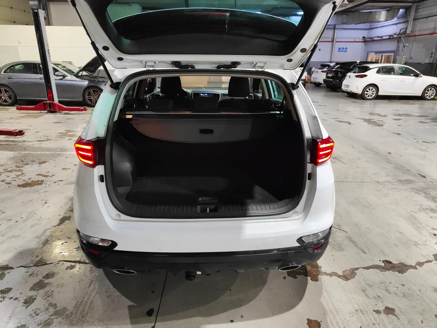 Foto KIA Sportage Kia Sportage 1.6 MHEV Black Edition (136 CV)