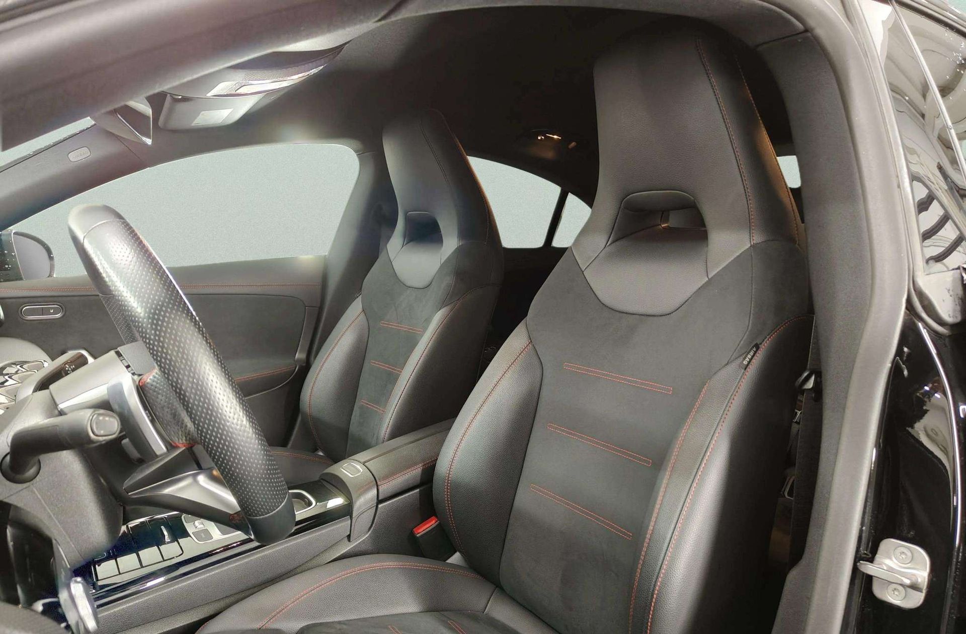 Mercedes-Benz CLA 200 d Pack AMG - foto 6