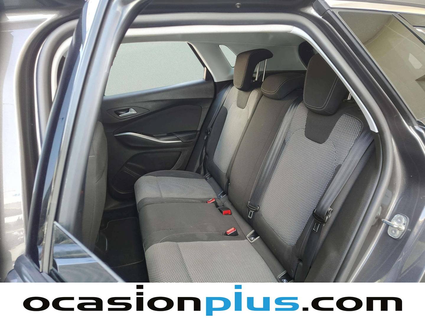Foto asientos traseros Opel Grandland X Opel Grandland X 1.2 Turbo Selective (130 CV)