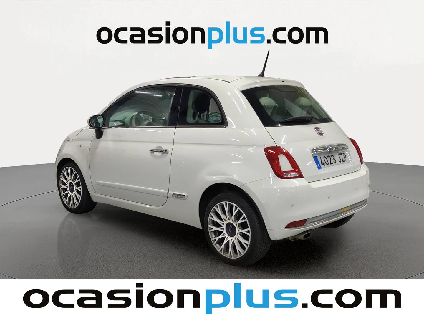Foto trasera Fiat 500 Fiat 500 1.2 8v Lounge (69 CV) izquierda