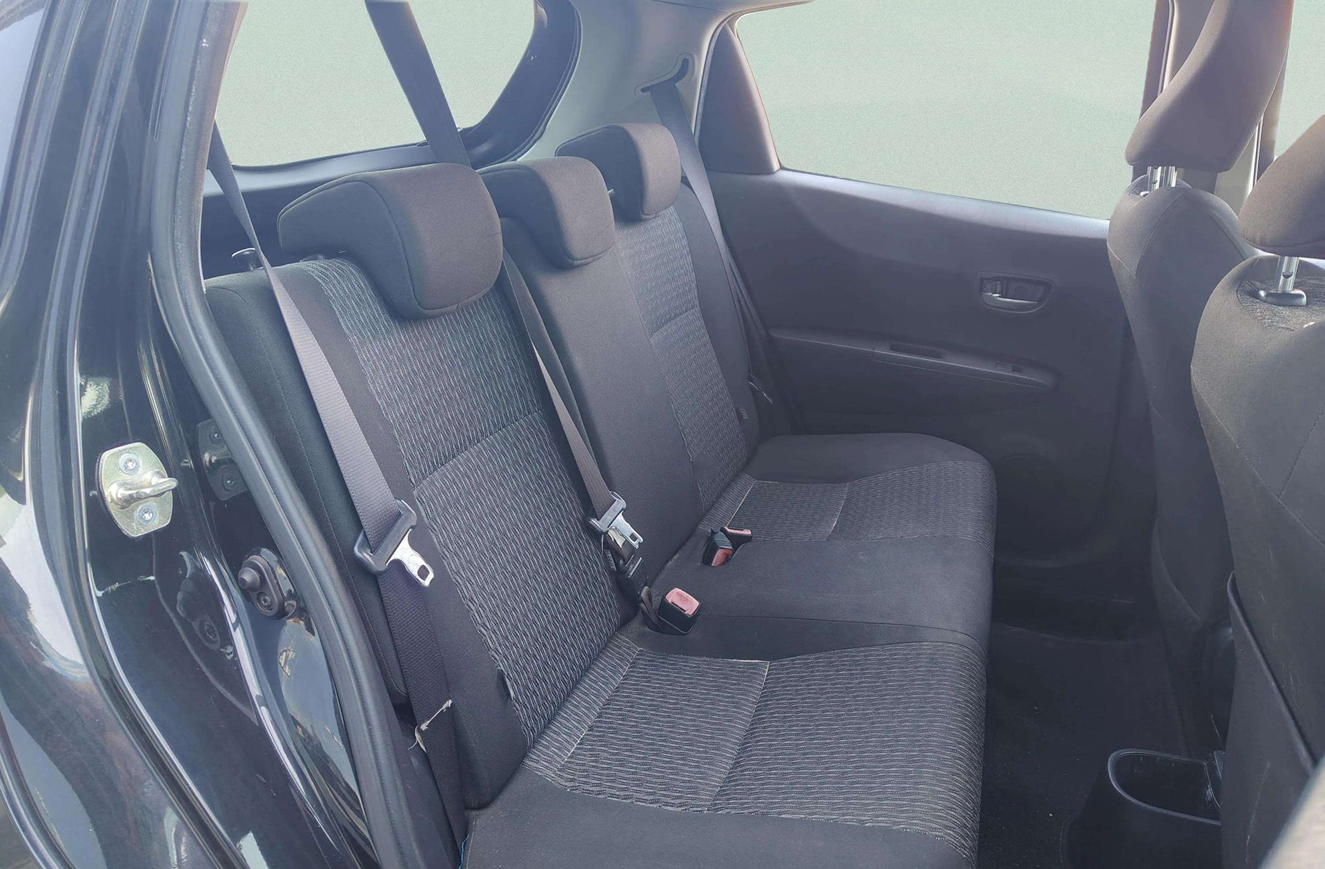 Toyota Yaris 90D Active - foto 13