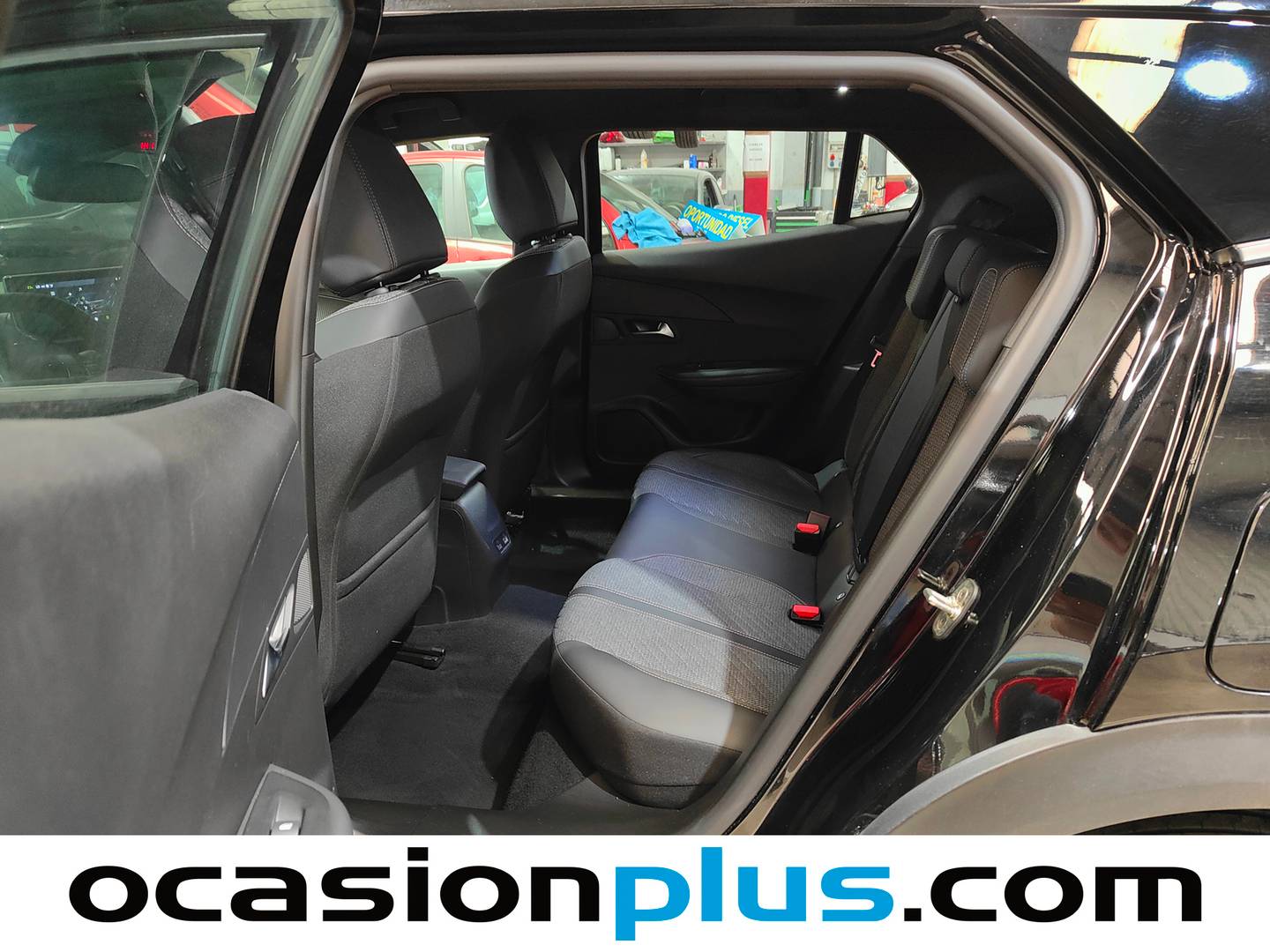 Foto asientos traseros Peugeot 2008 Peugeot 2008 Allure Hybrid eDCS6 (145 CV)