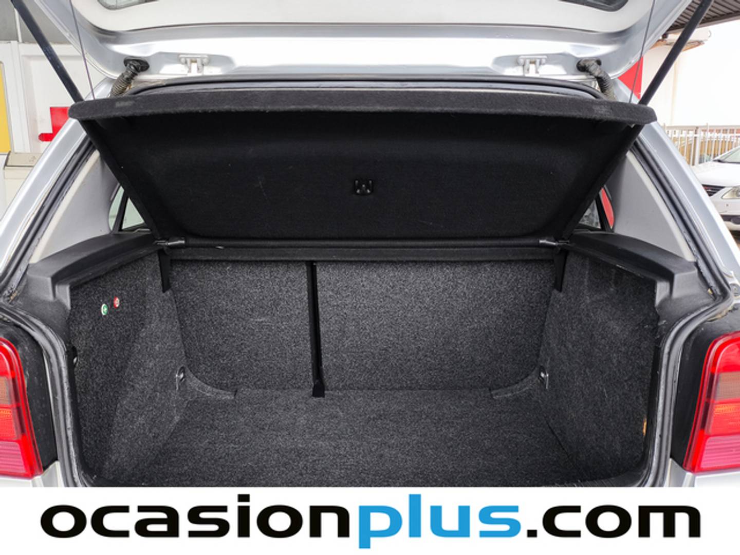 Fotos maletero Volkswagen Golf Volkswagen Golf Advance 1.9 TDI (110 CV)
