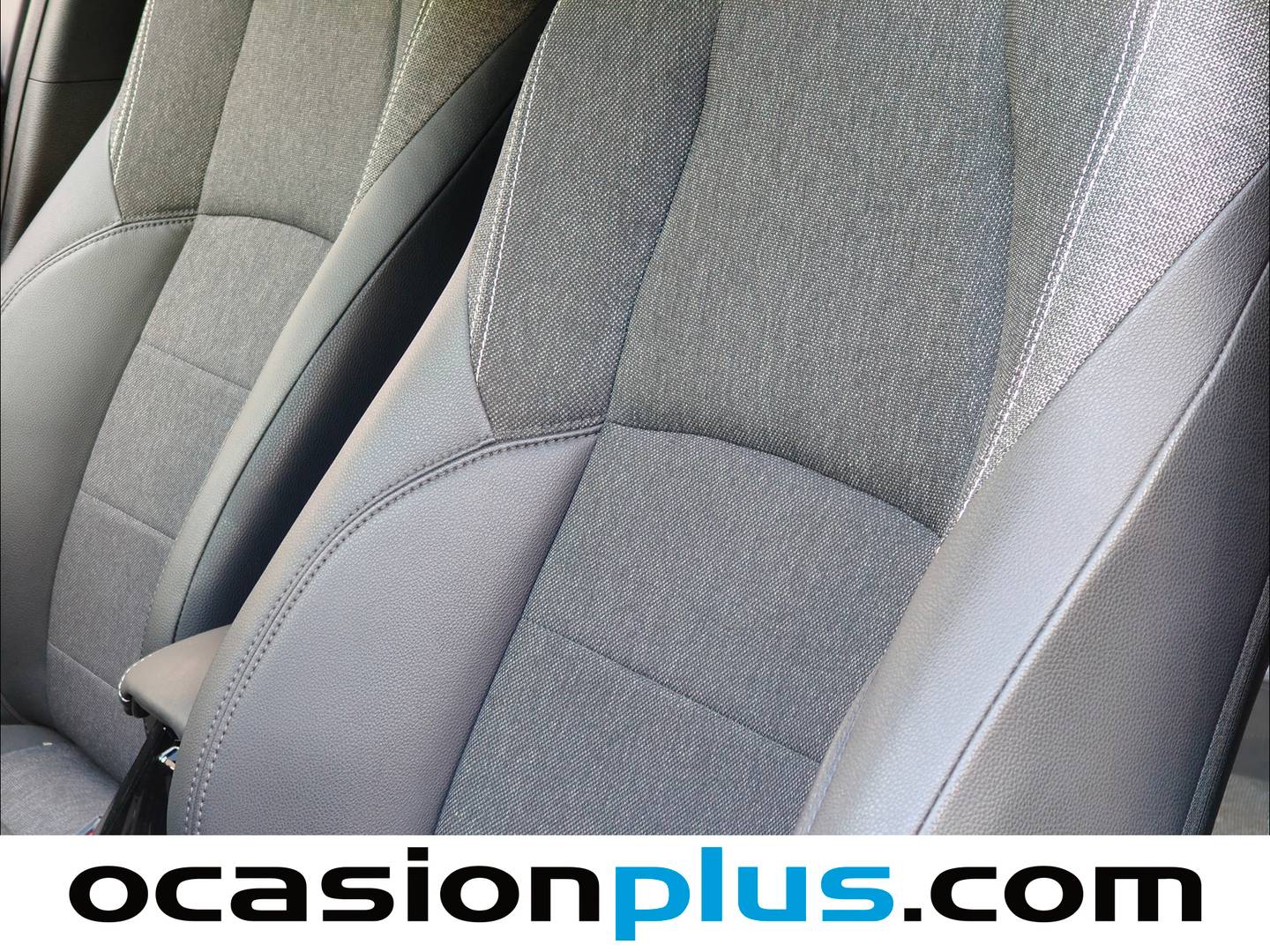 Extras y acabados del Toyota Corolla Toyota Corolla Touring Sports 180H Style E-CVT (180 CV)