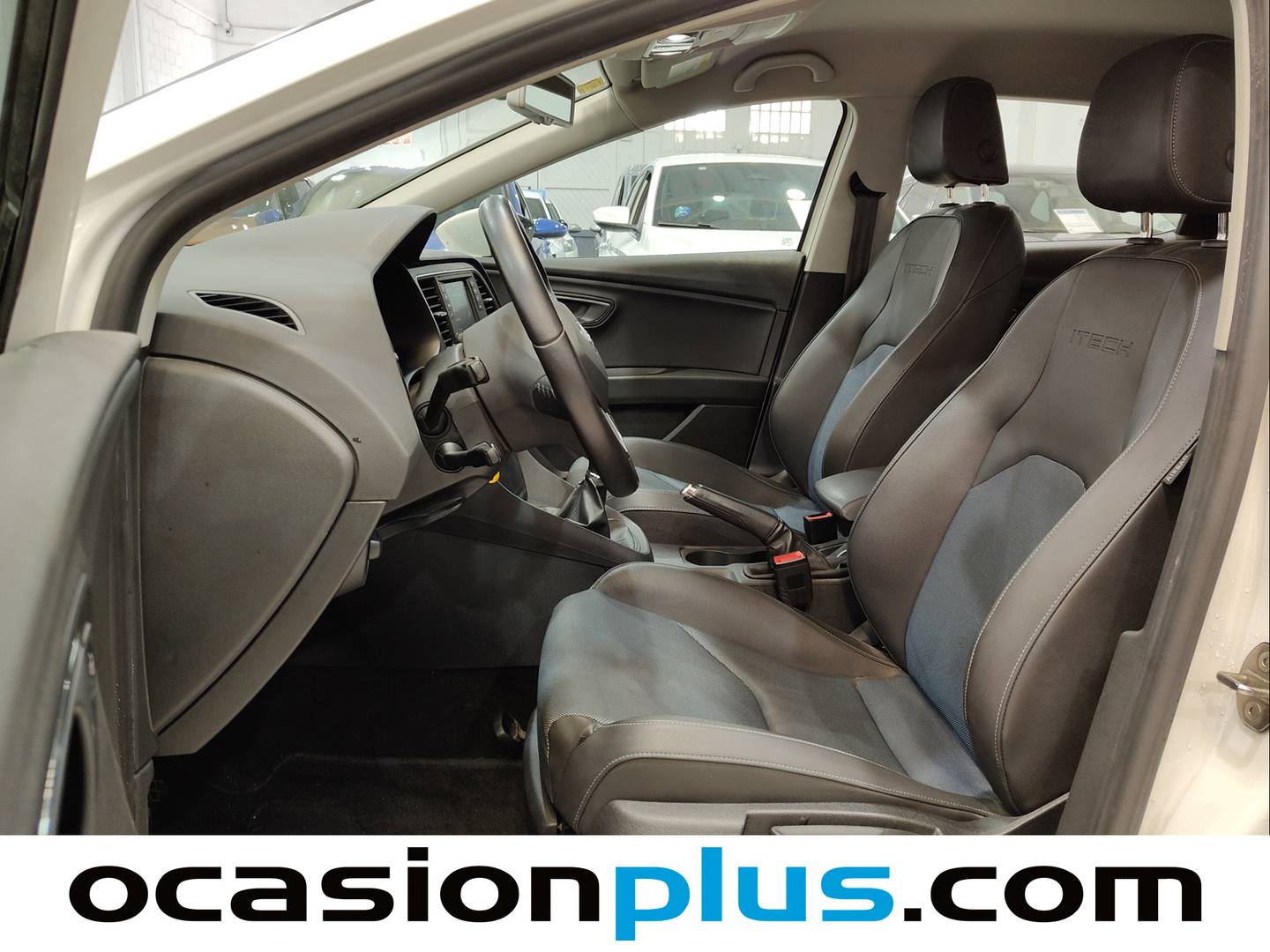 Foto asientos delanteros Seat León Seat León 1.6 TDI St&Sp I-Tech (105 CV)