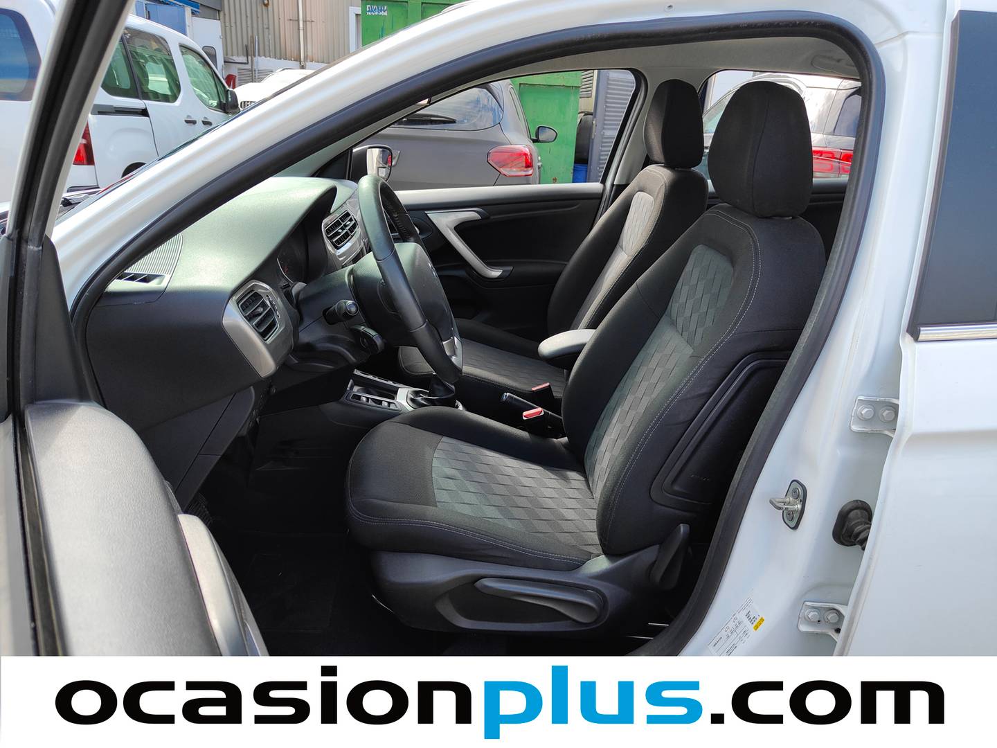 Foto asientos delanteros Citroën C-Elysée Citroën C-Elysee BlueHDi 100 Shine (102 CV)