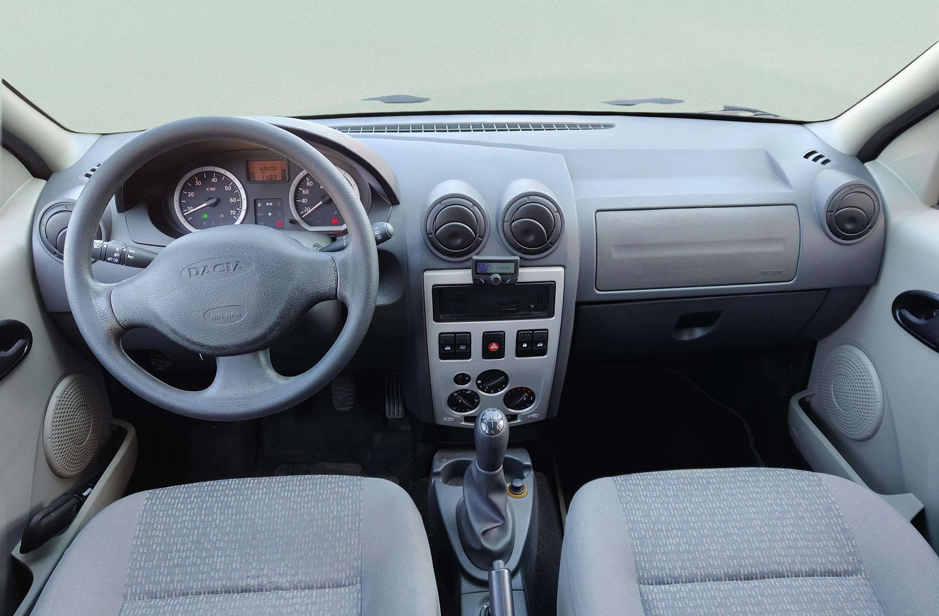 Dacia Logan 1.6 Break Laureate - foto 6