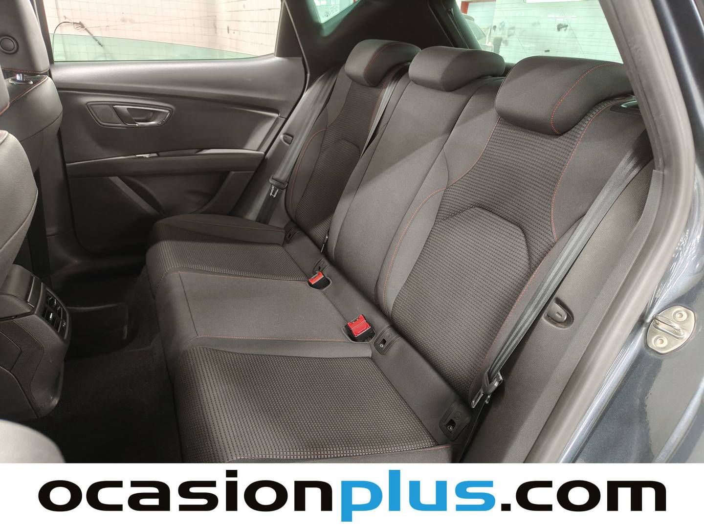 Foto asientos traseros Seat León Seat León 1.5 TSI S&S FR Black Edition (150 CV)