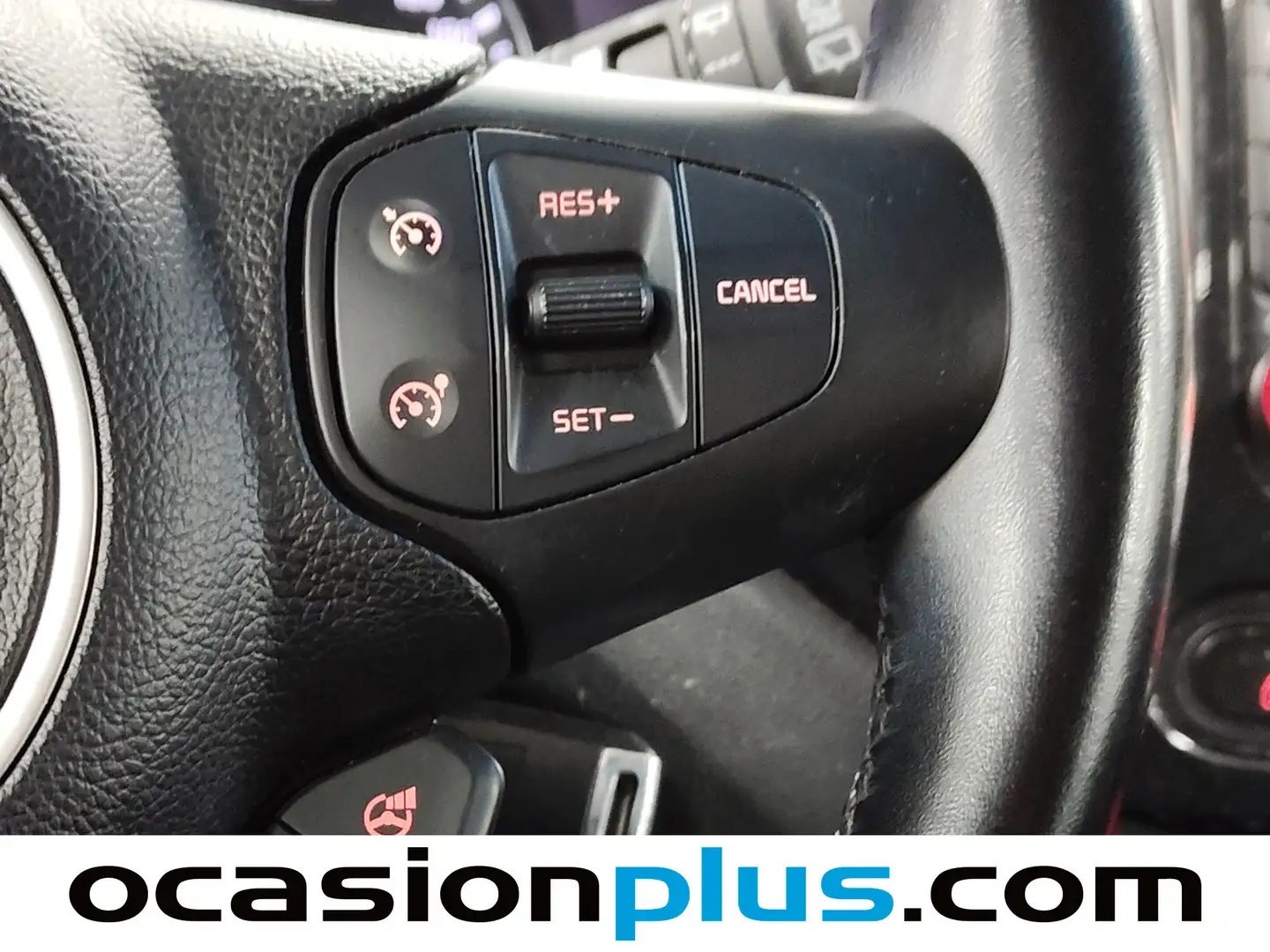 Foto KIA Carens Kia Carens 1.6 GDi UEFA Euro 2016 Eco-Dynamics (135 CV)