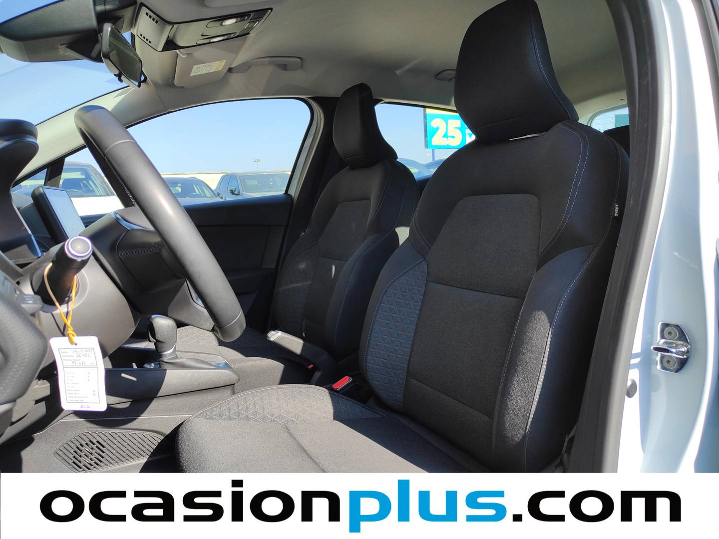 Foto asientos delanteros Renault Clio Renault Clio Intens E-Tech Híbrido (140 CV)
