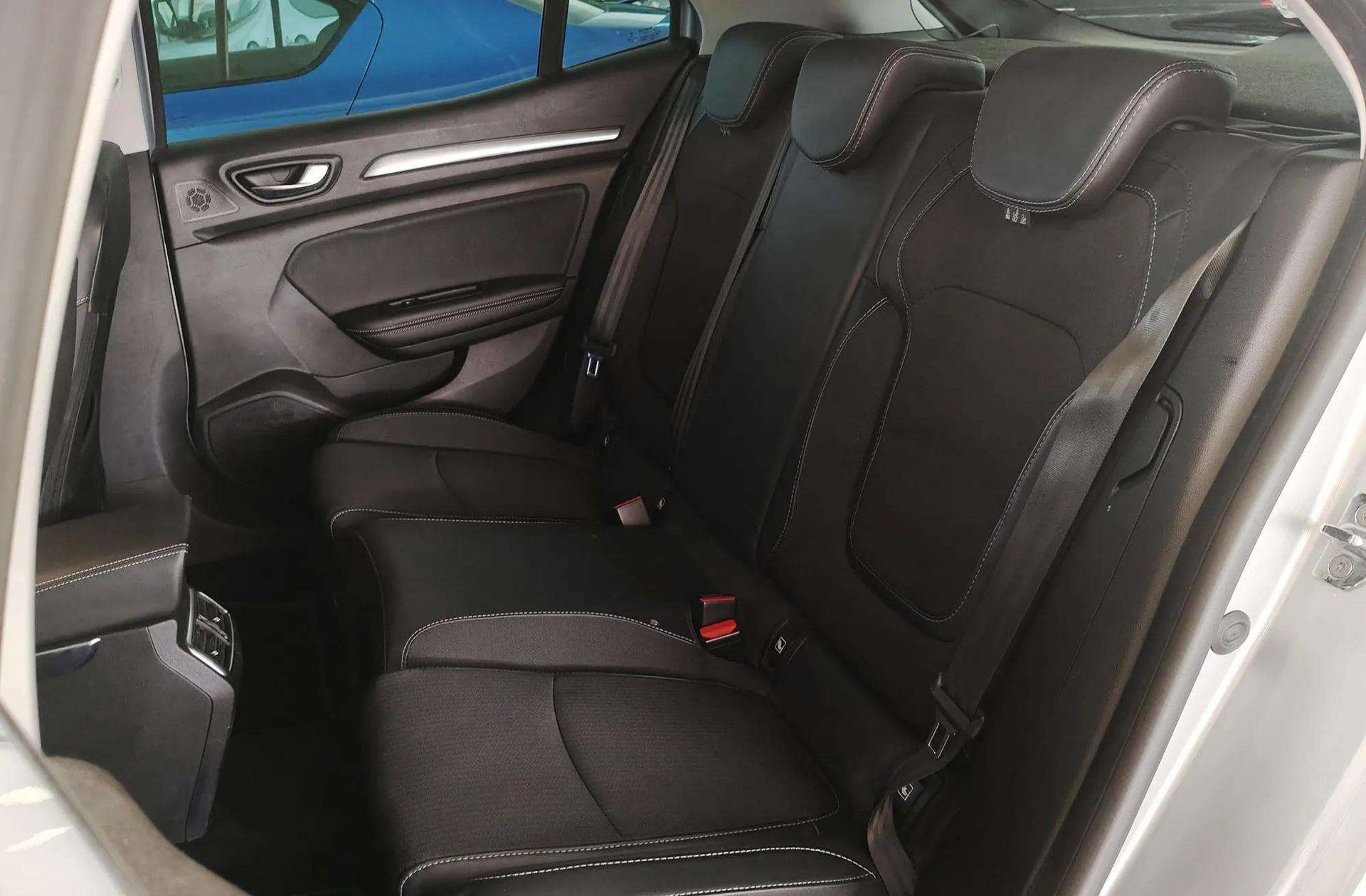 Renault Mégane Zen TCe GPF - foto 14