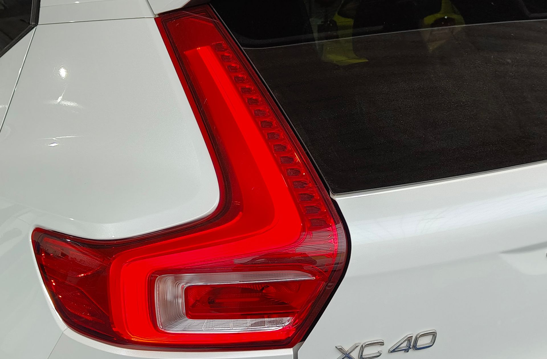 Volvo XC40 B3 Gasolina Mild hybrid Plus Dark - foto 20