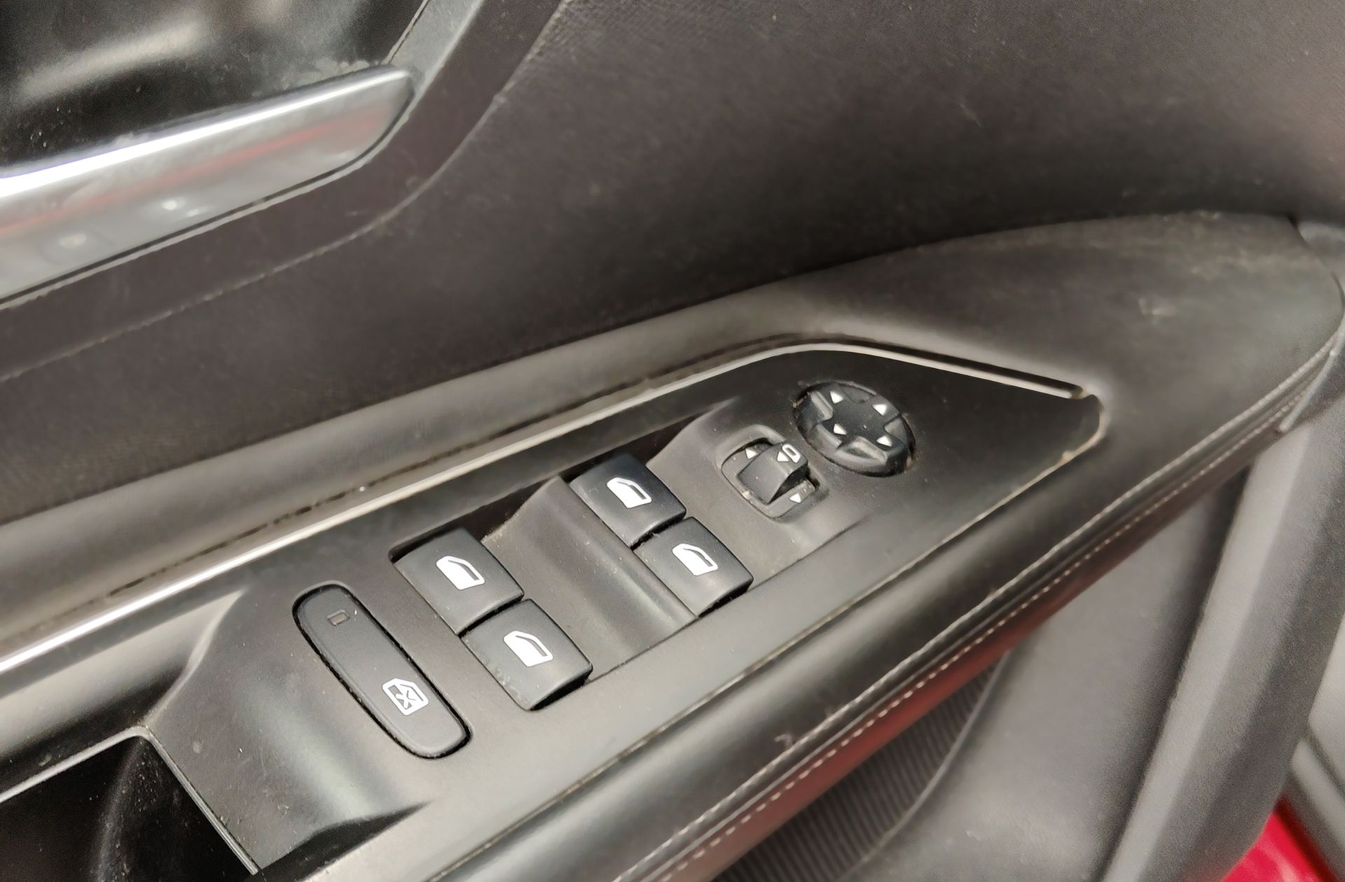 Peugeot 3008 PureTech 130 Allure EAT6 - foto 41