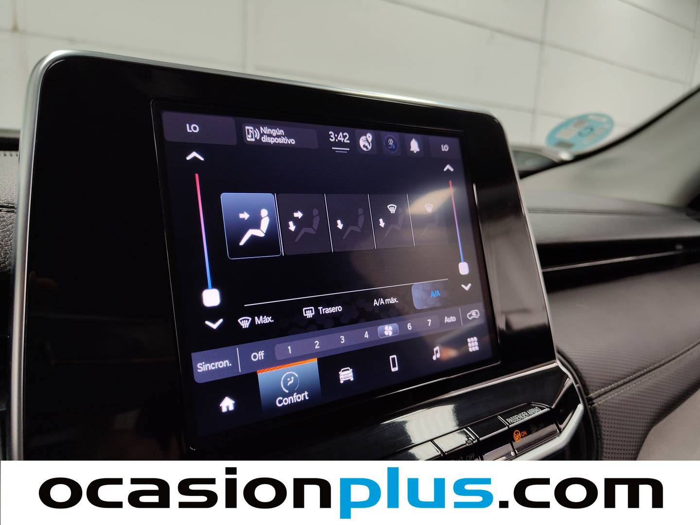 Foto Jeep Compass Jeep Compass 1.3 Gse Night Eagle FWD MT (130 CV)