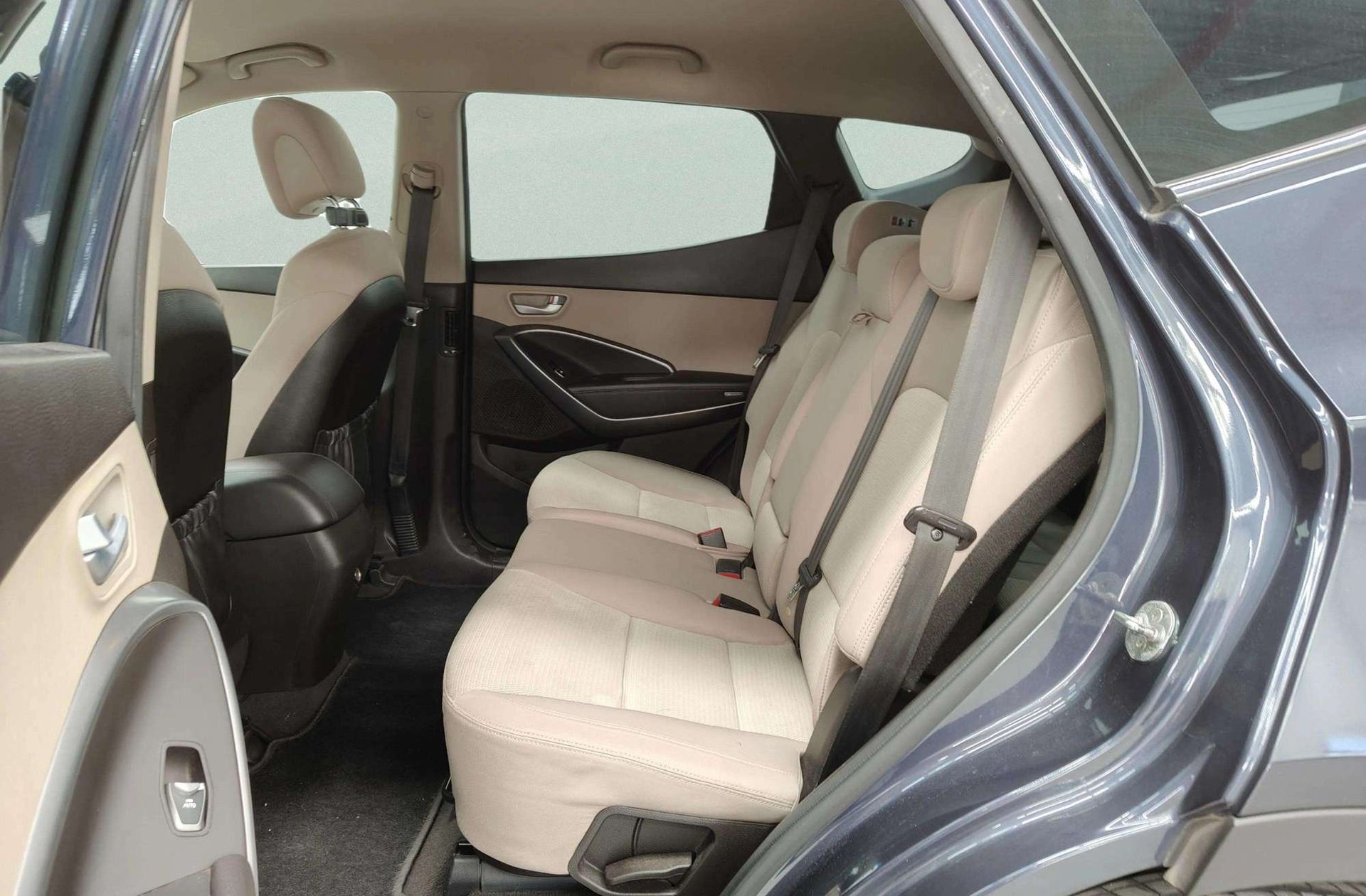 Hyundai Santa Fe 2.0 CRDi Essence 4x2 7 plazas - foto 12