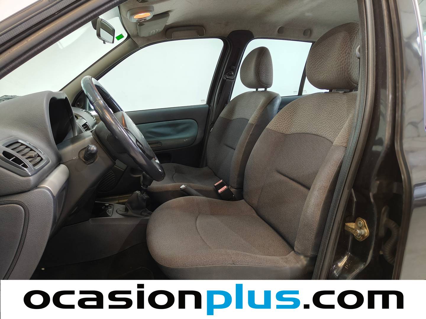 Foto asientos delanteros Renault Clio Campus Renault Clio 1.2 16v Campus Community (75 CV)