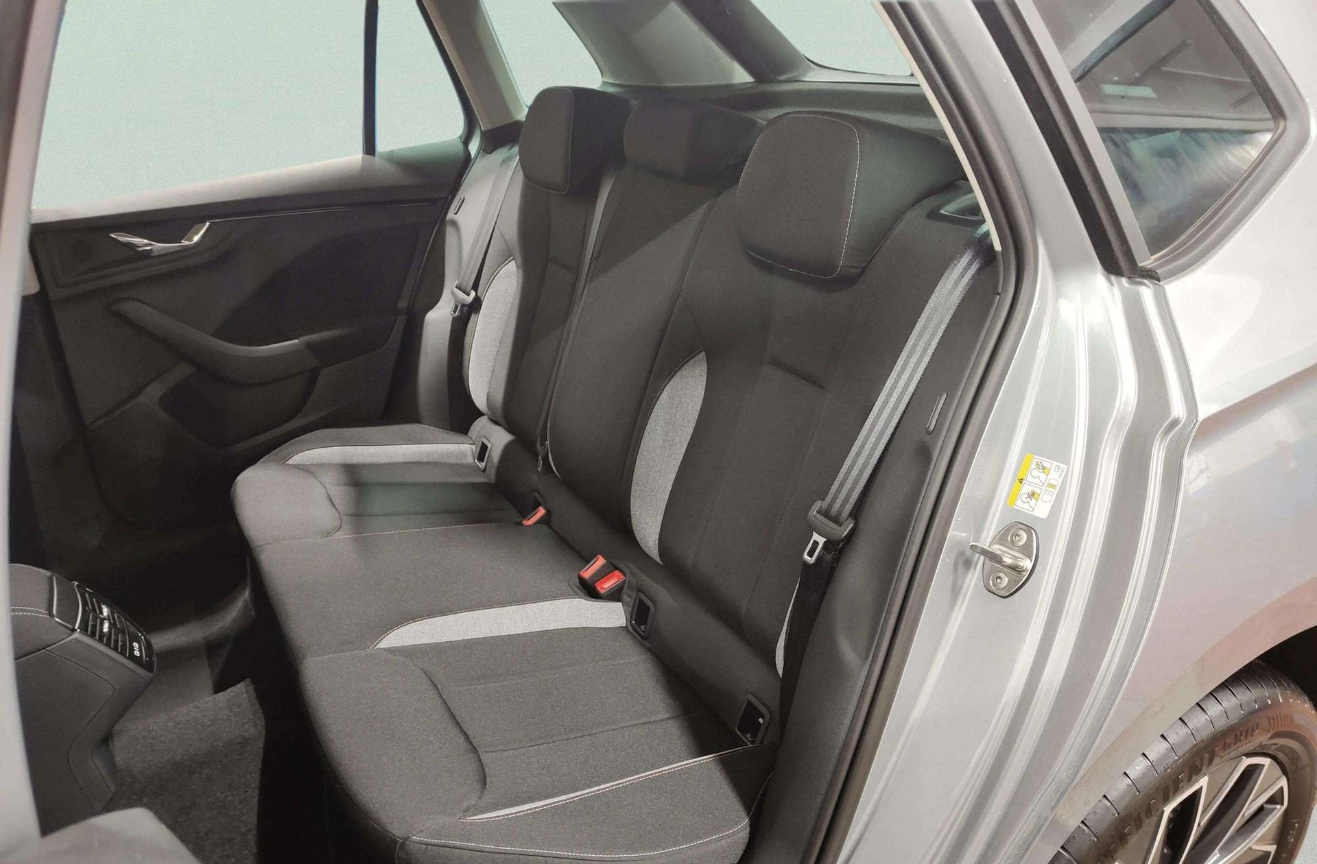 Škoda Kamiq 1.0 TSI Selection DSG - foto 13