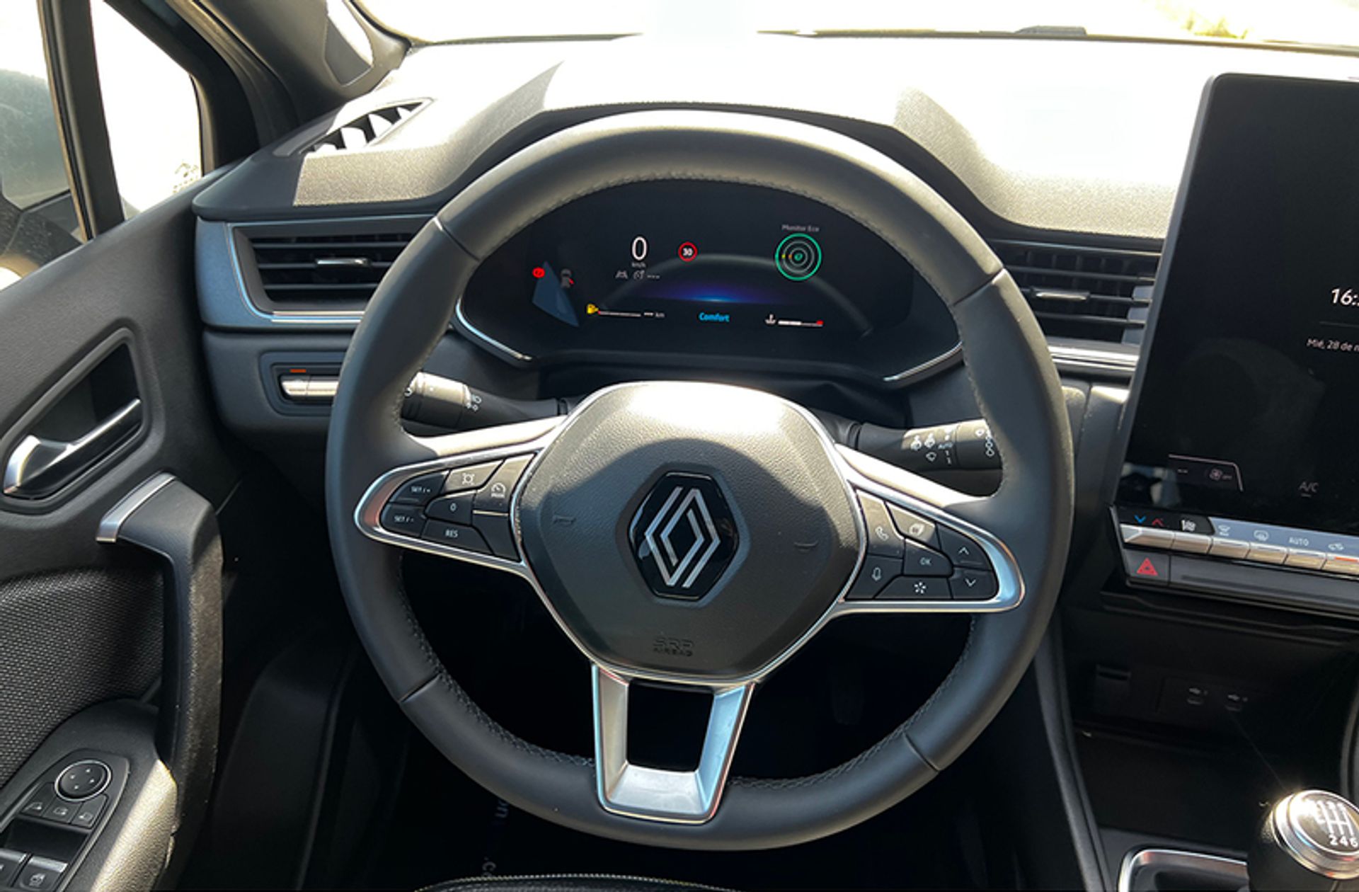 Renault Captur Techno TCe GPF - foto 29