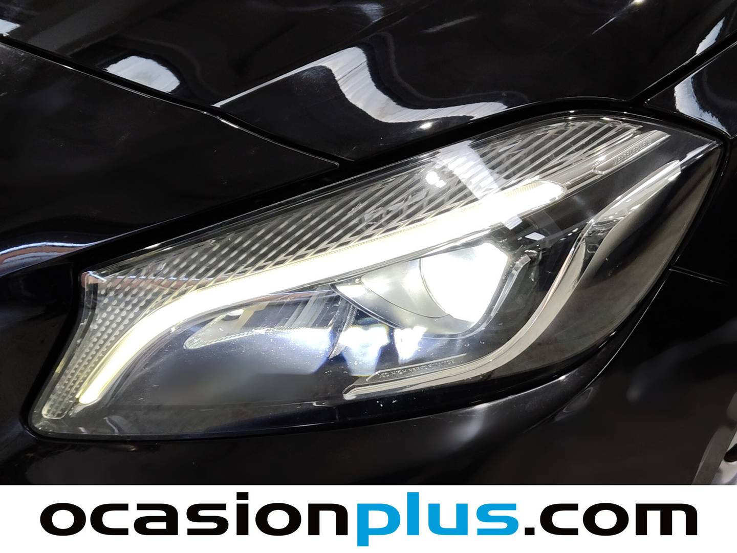 Acabados Mercedes Clase A Mercedes-Benz Clase A 180 Urban (122 CV)