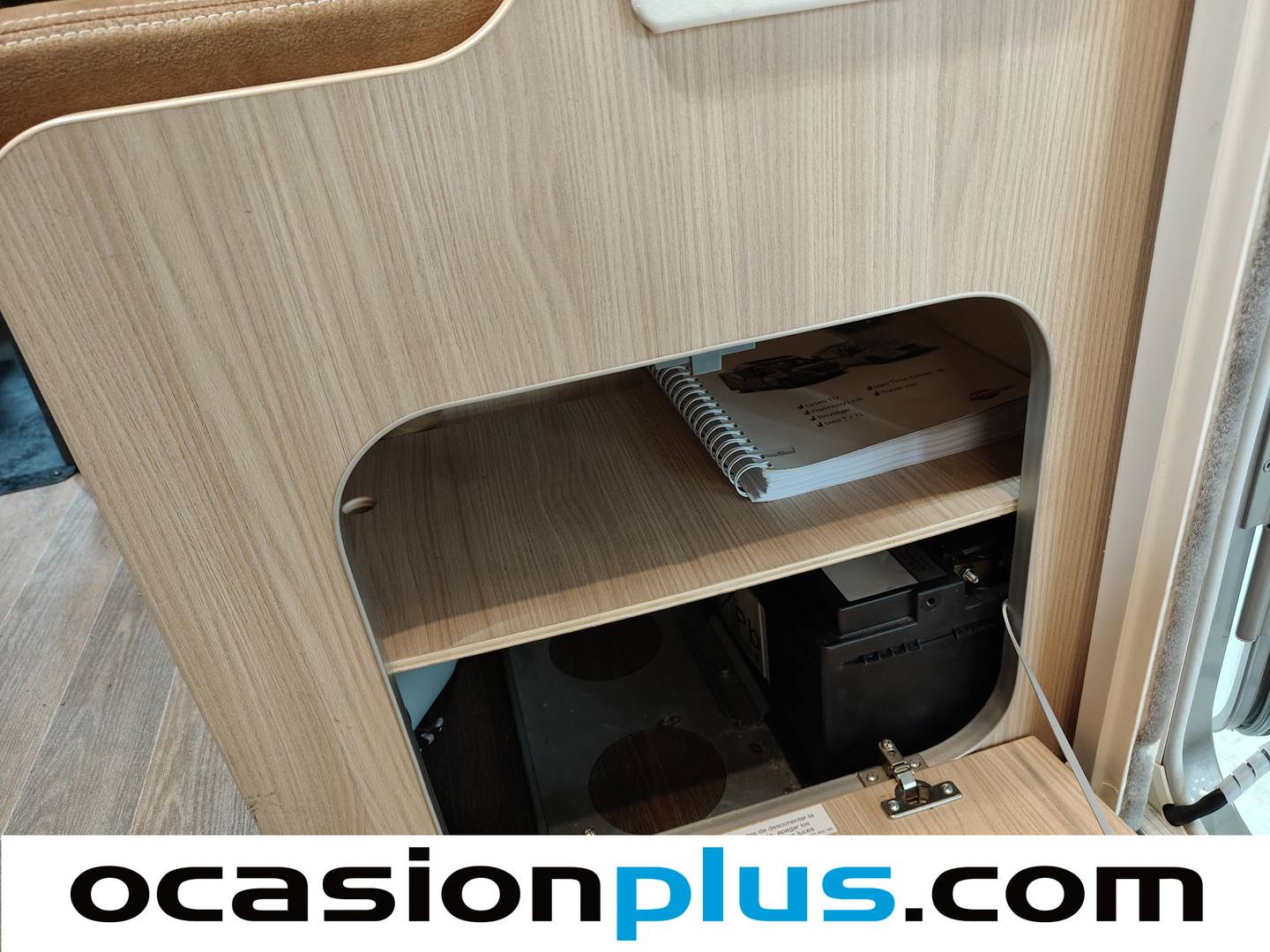 Foto Burstner BT5902 Burstner BT5902 BT5902 Travel Van T-590 (150 CV) 4 Plazas