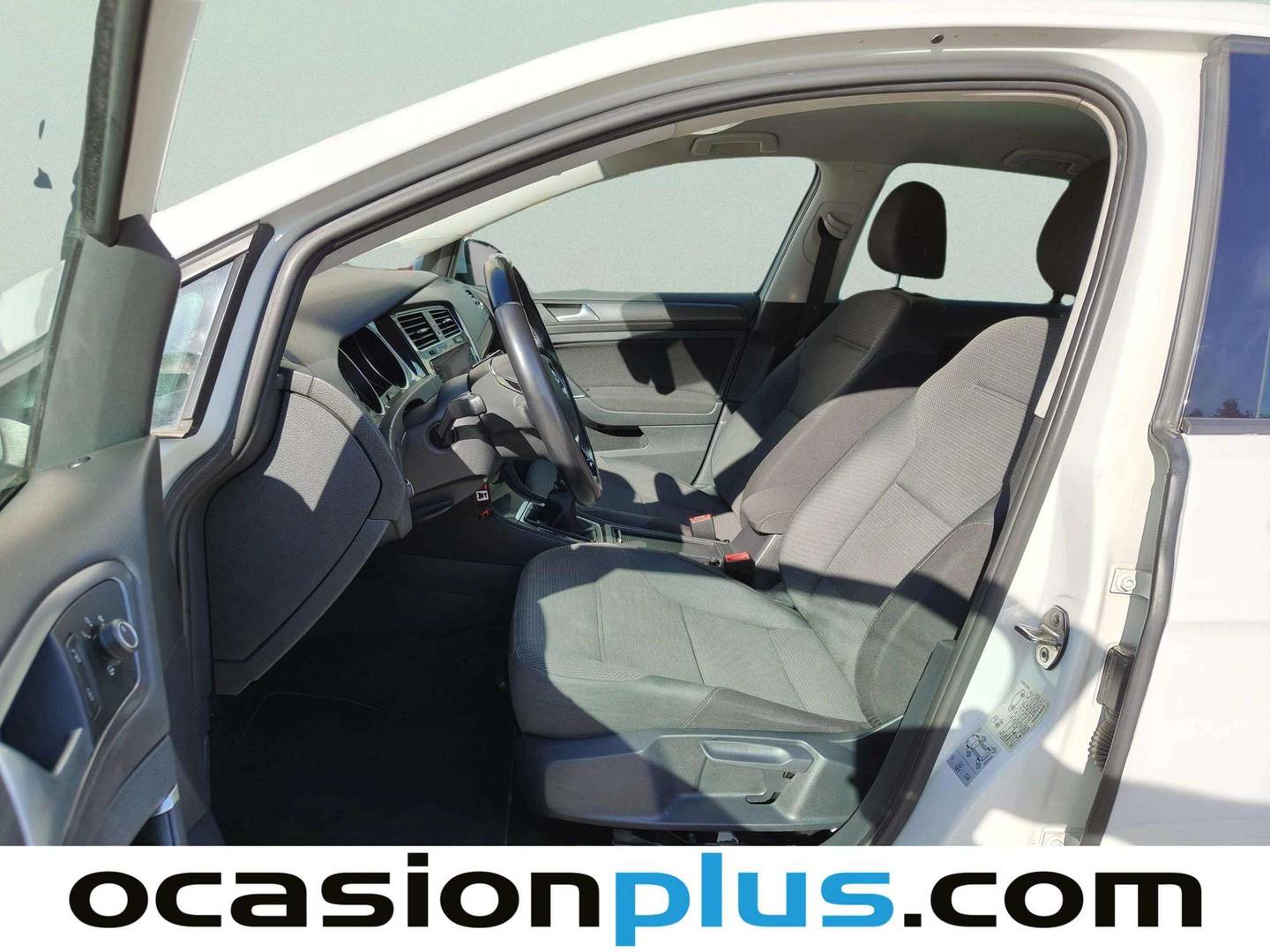 Foto asientos delanteros Volkswagen Golf Volkswagen Golf Advance 1.4 TSI (125 CV)