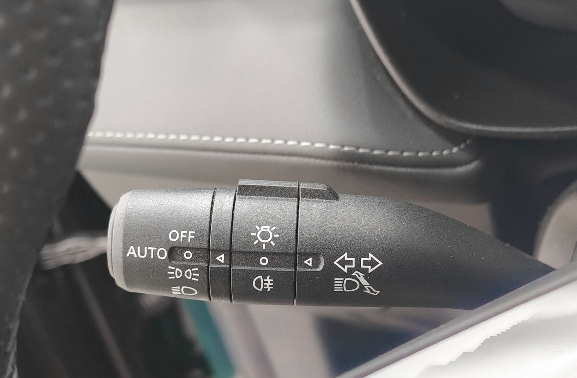 MG ZS 1.5 Hybrid+ Luxury - foto 28