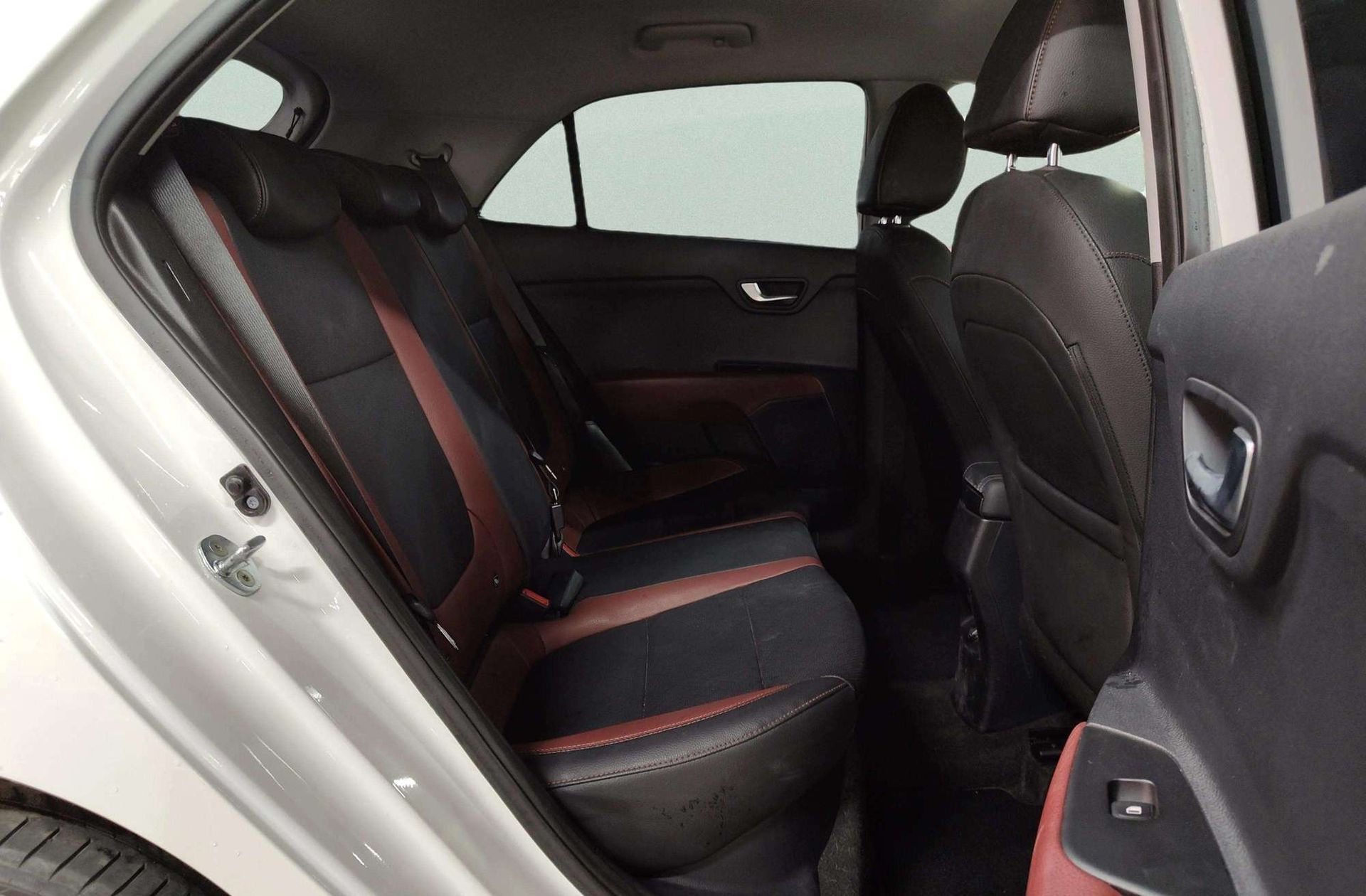 Kia Rio 1.0 T-GDi MHEV iMT Drive Pack Sport - foto 20