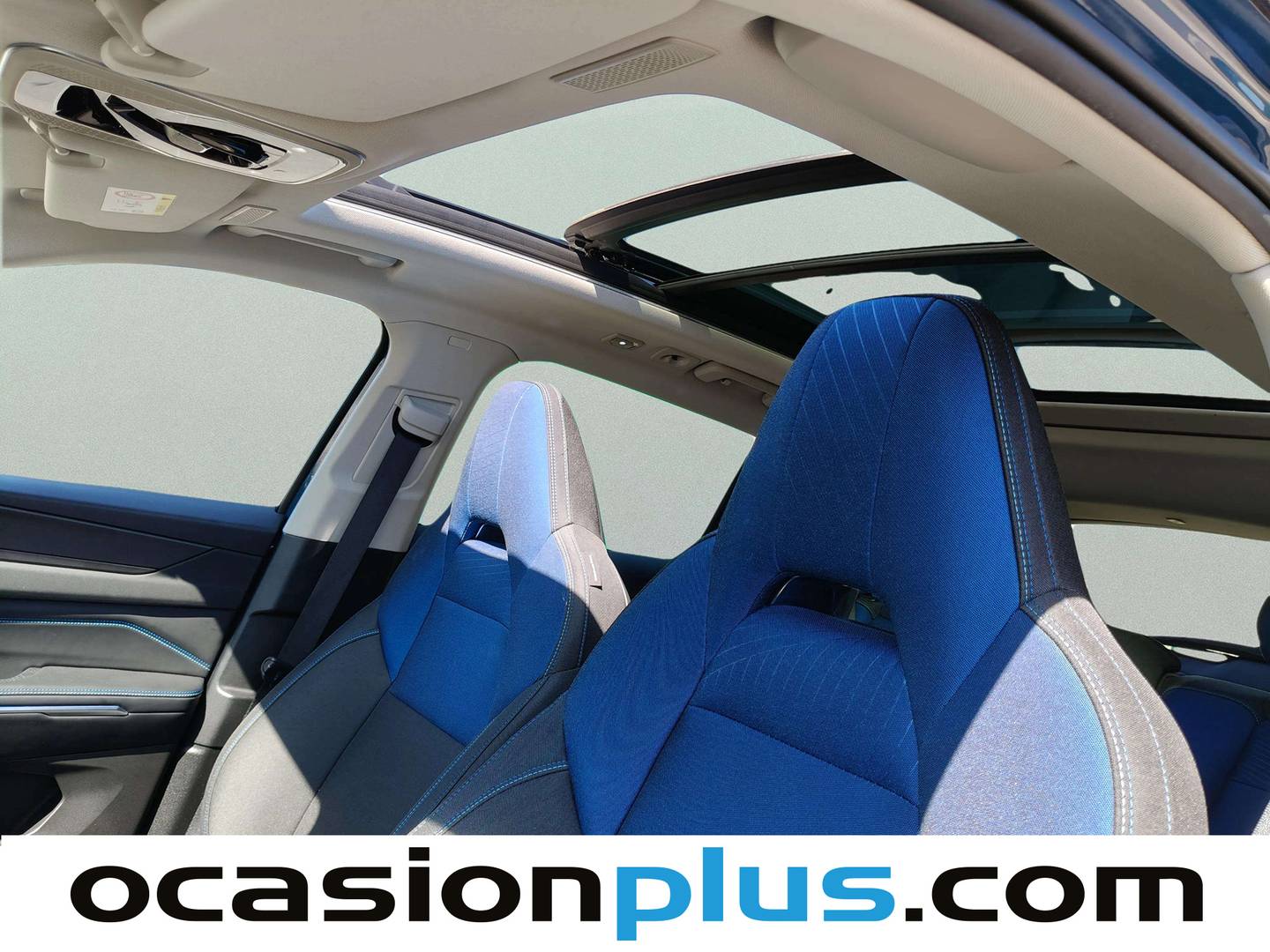 Extras y acabados del Lynk & Co 01 Lynk & Co 01 1.5 PHEV (261 CV)