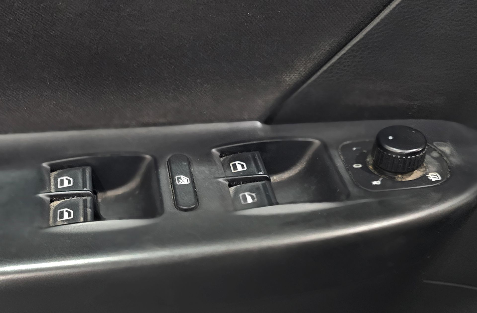 Volkswagen Passat Advance Plus 2.0 TDI DPF - foto 35