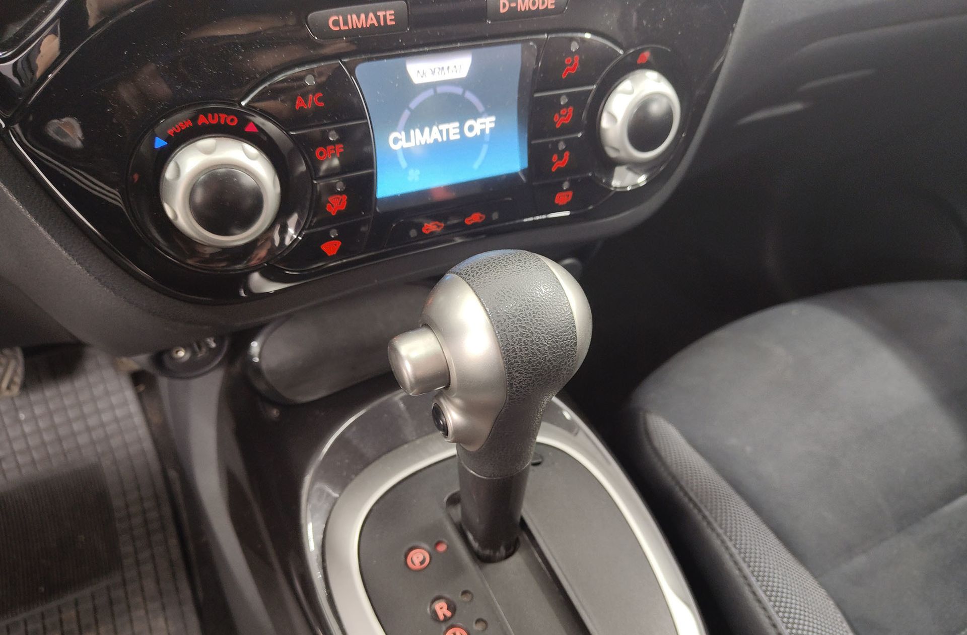 Nissan Juke G N-Connecta CVT - foto 5