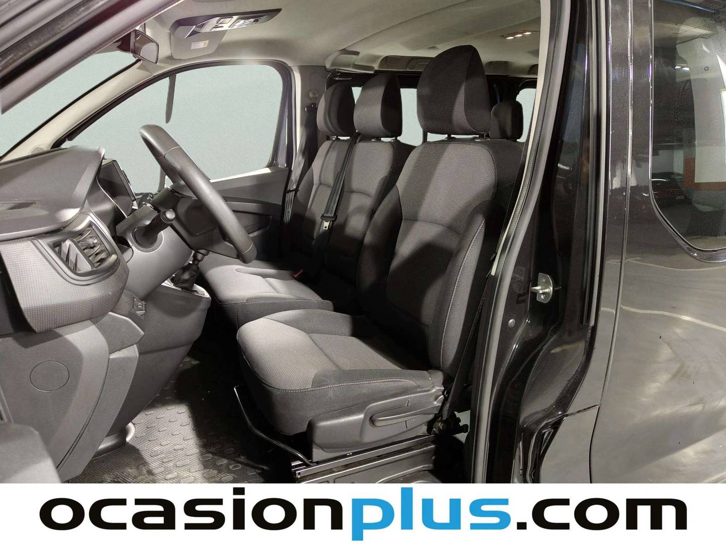 Foto asientos traseros Nissan Primastar Nissan Primastar 2.0 dCi L2H1 Go (150 CV) 9 Plazas