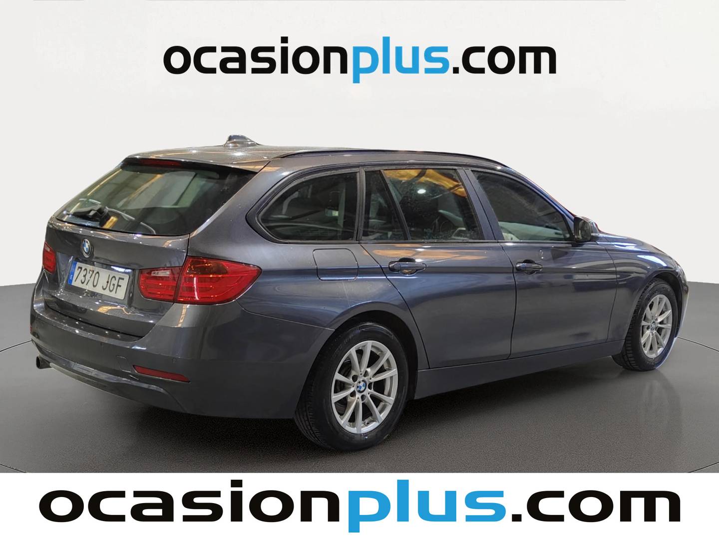 Foto trasera BMW Serie 3 BMW Serie 3 318d Touring (143 CV) derecha