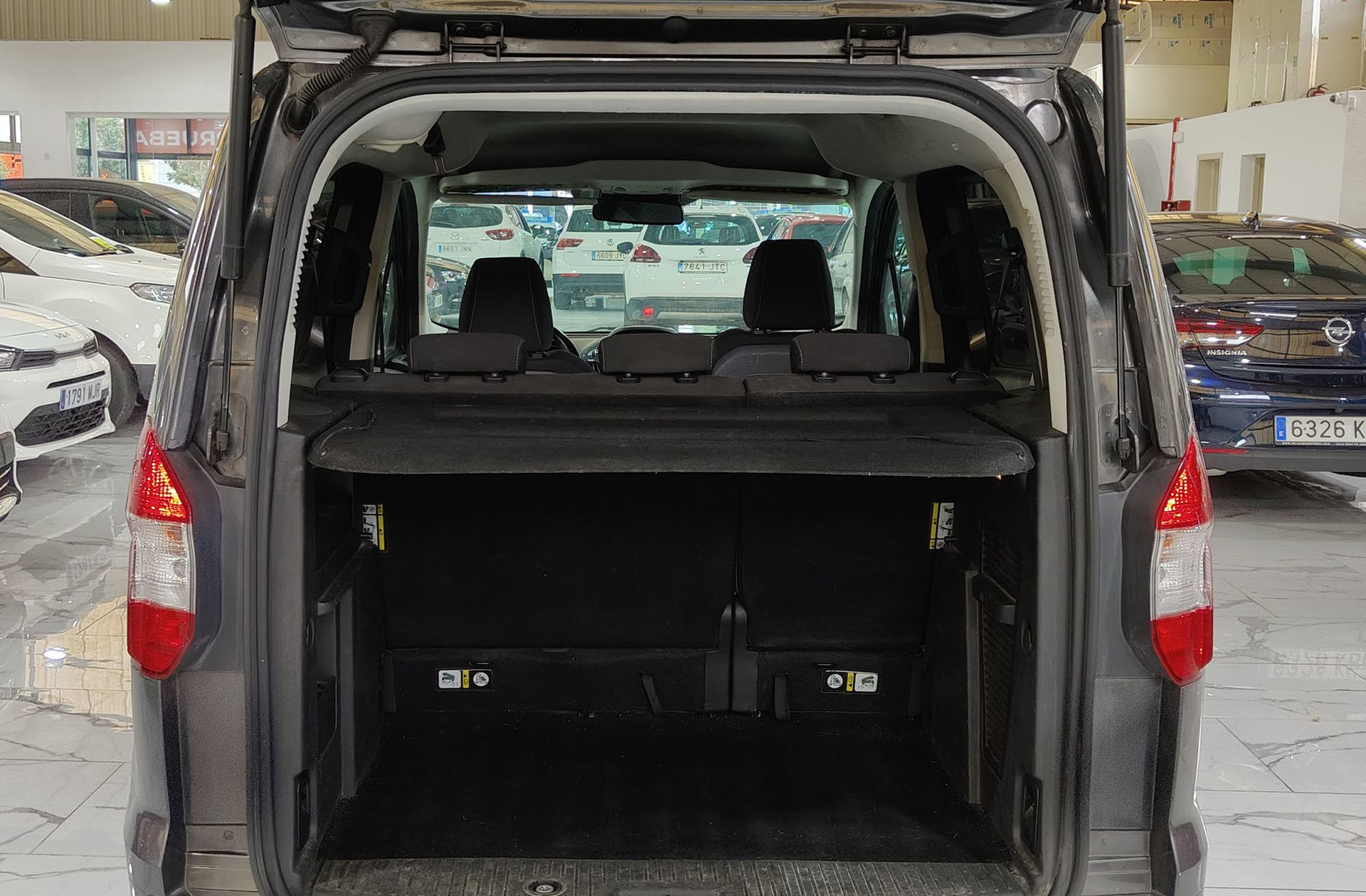 Ford Tourneo Courier 1.0 EcoBoost Titanium - foto 13